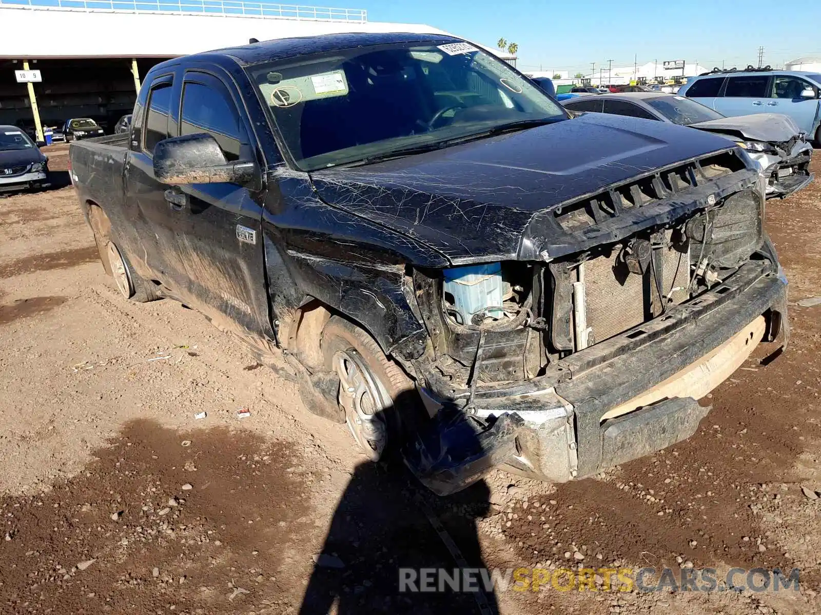 1 Photograph of a damaged car 5TFUY5F17LX886031 TOYOTA TUNDRA 2020