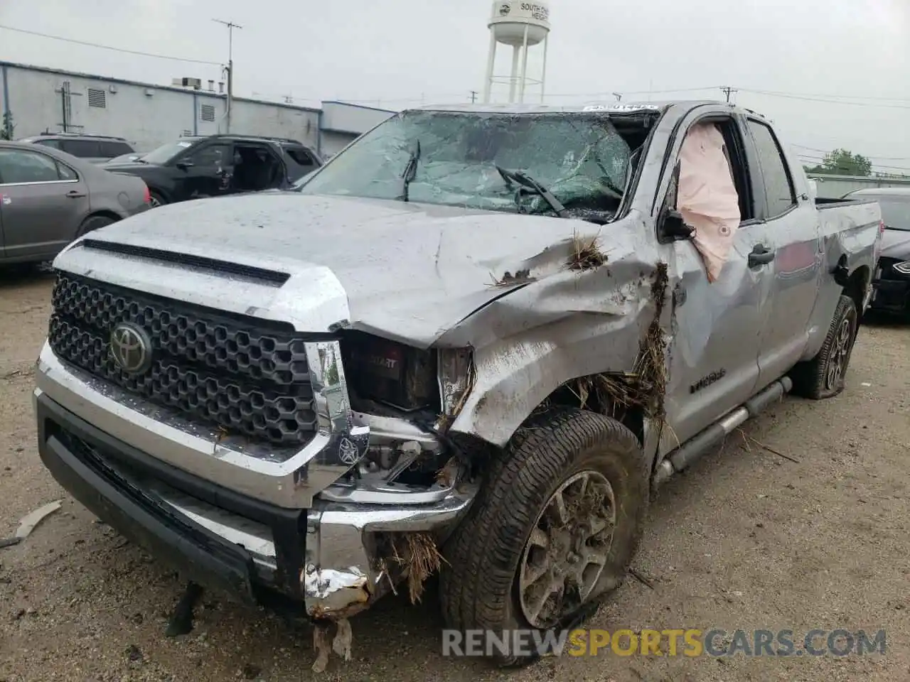 2 Photograph of a damaged car 5TFUY5F17LX887728 TOYOTA TUNDRA 2020