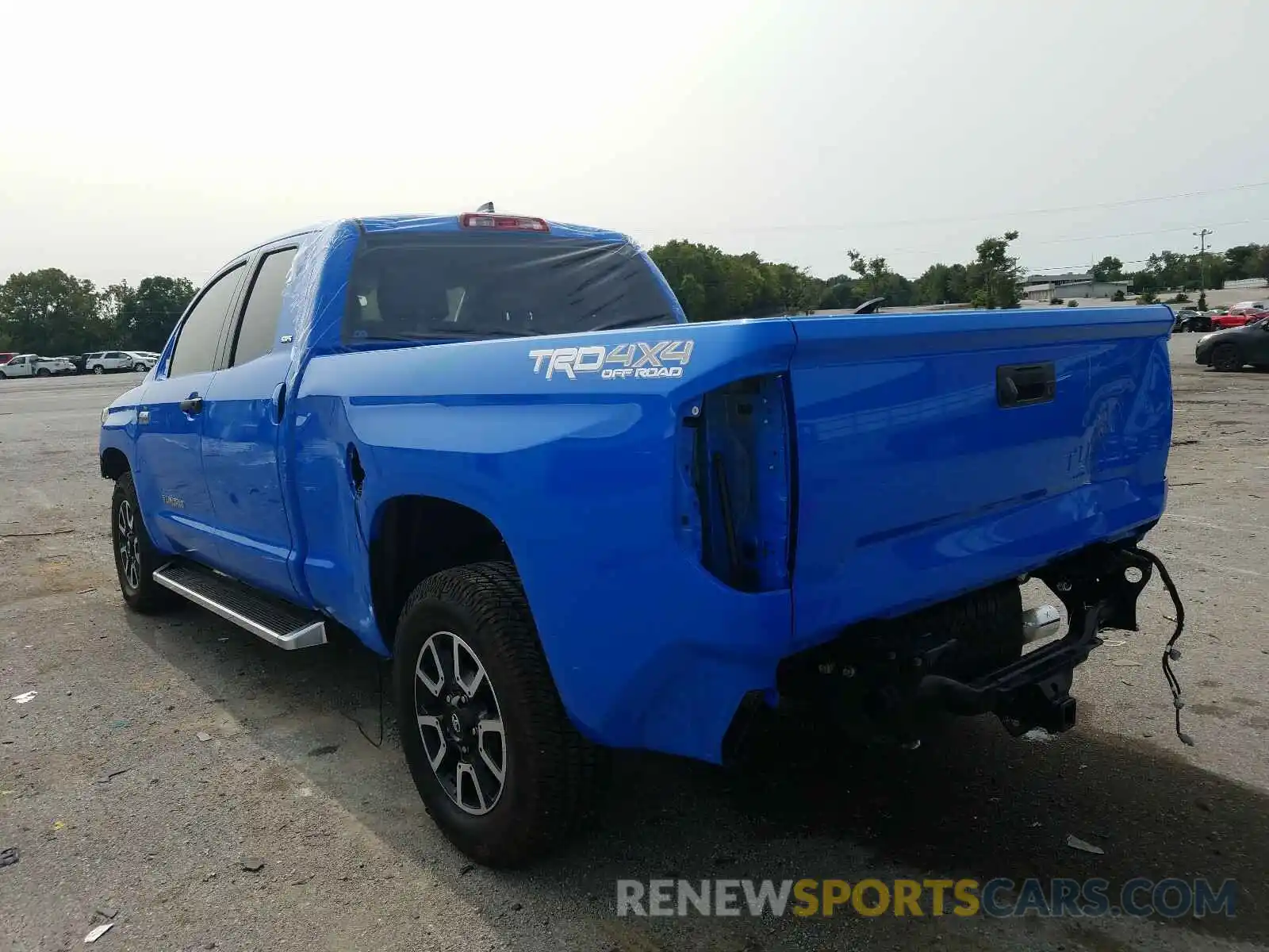 3 Photograph of a damaged car 5TFUY5F17LX913180 TOYOTA TUNDRA 2020