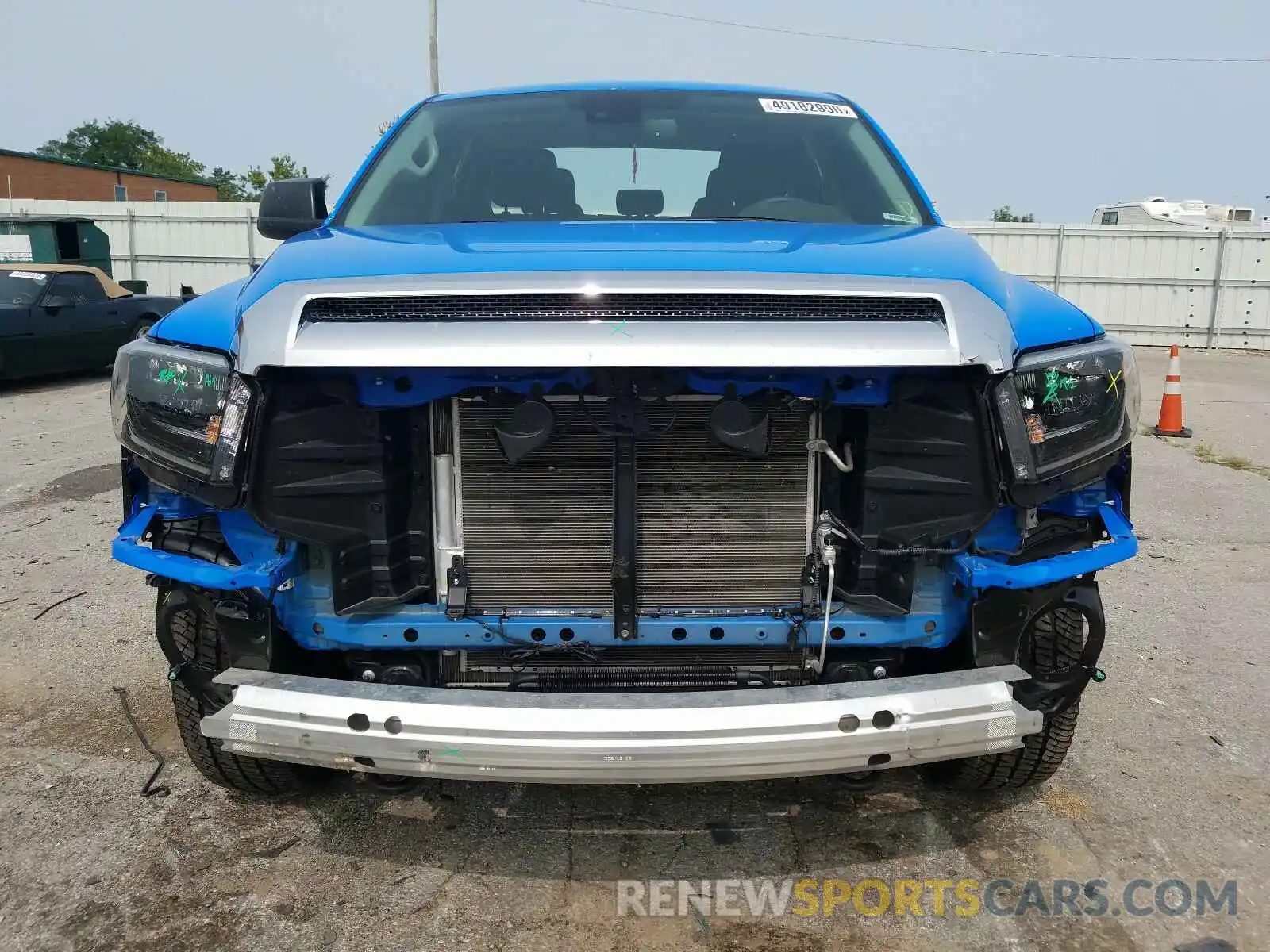 9 Photograph of a damaged car 5TFUY5F17LX913180 TOYOTA TUNDRA 2020