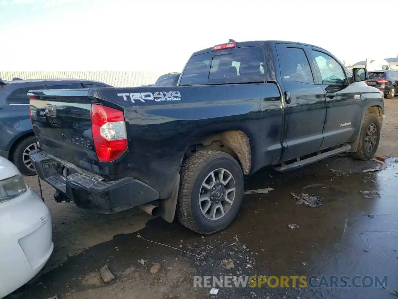 4 Photograph of a damaged car 5TFUY5F17LX914619 TOYOTA TUNDRA 2020