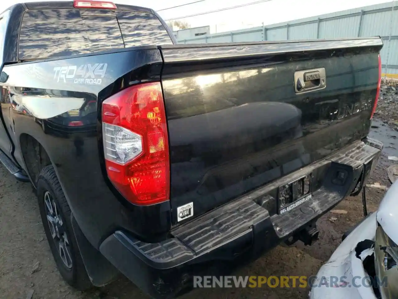 9 Photograph of a damaged car 5TFUY5F17LX914619 TOYOTA TUNDRA 2020