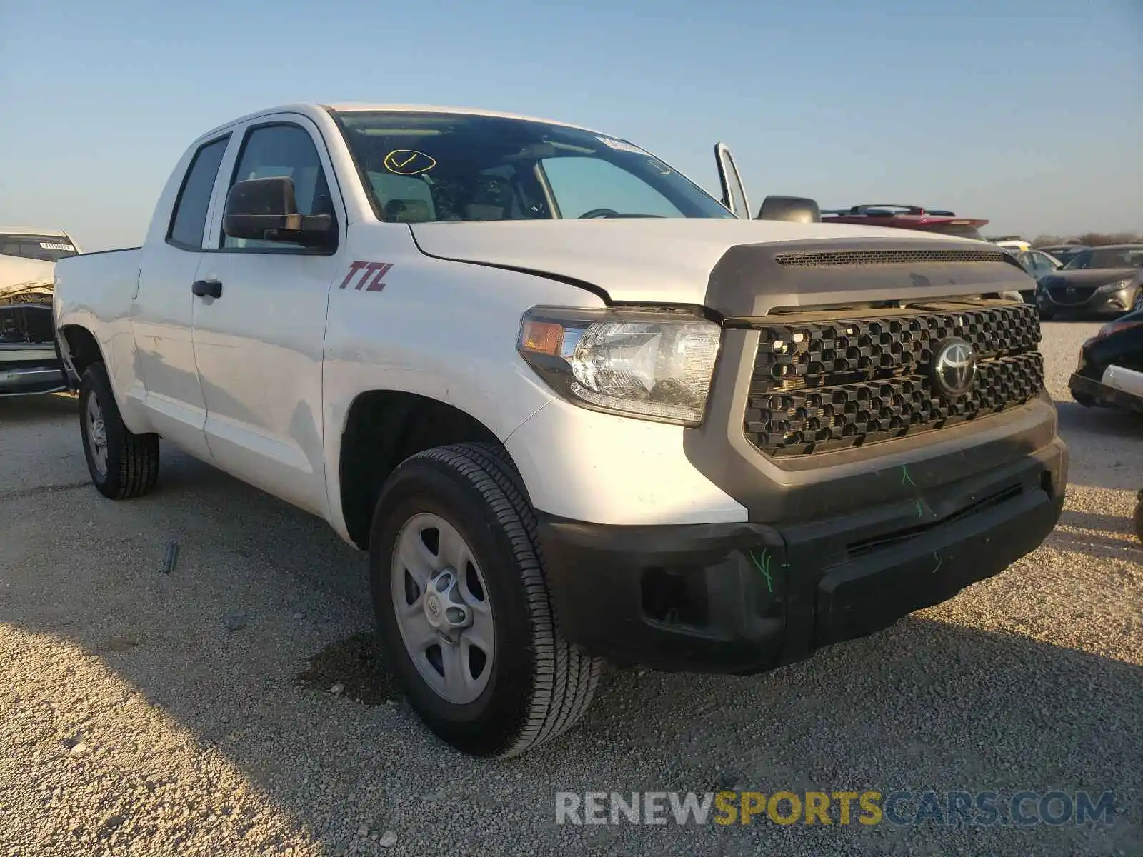 1 Photograph of a damaged car 5TFUY5F17LX950827 TOYOTA TUNDRA 2020