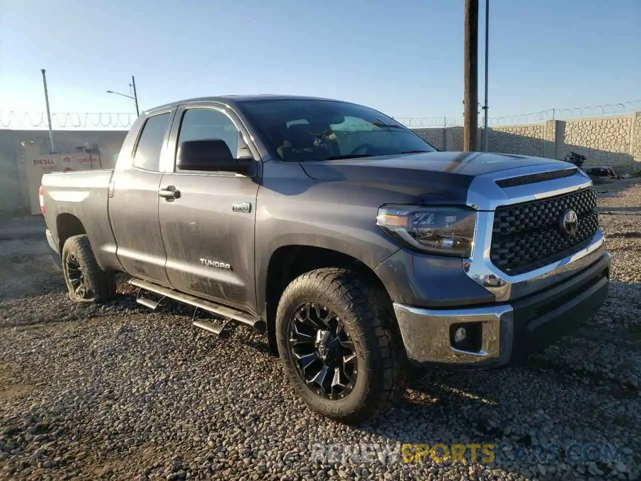 1 Photograph of a damaged car 5TFUY5F17LX954022 TOYOTA TUNDRA 2020