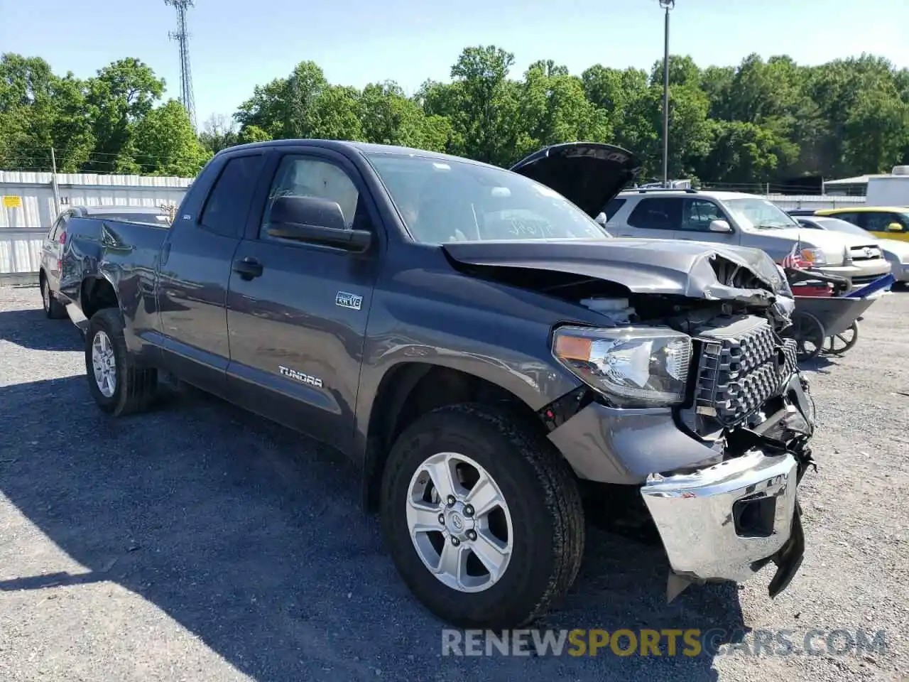 1 Photograph of a damaged car 5TFUY5F18LX872252 TOYOTA TUNDRA 2020