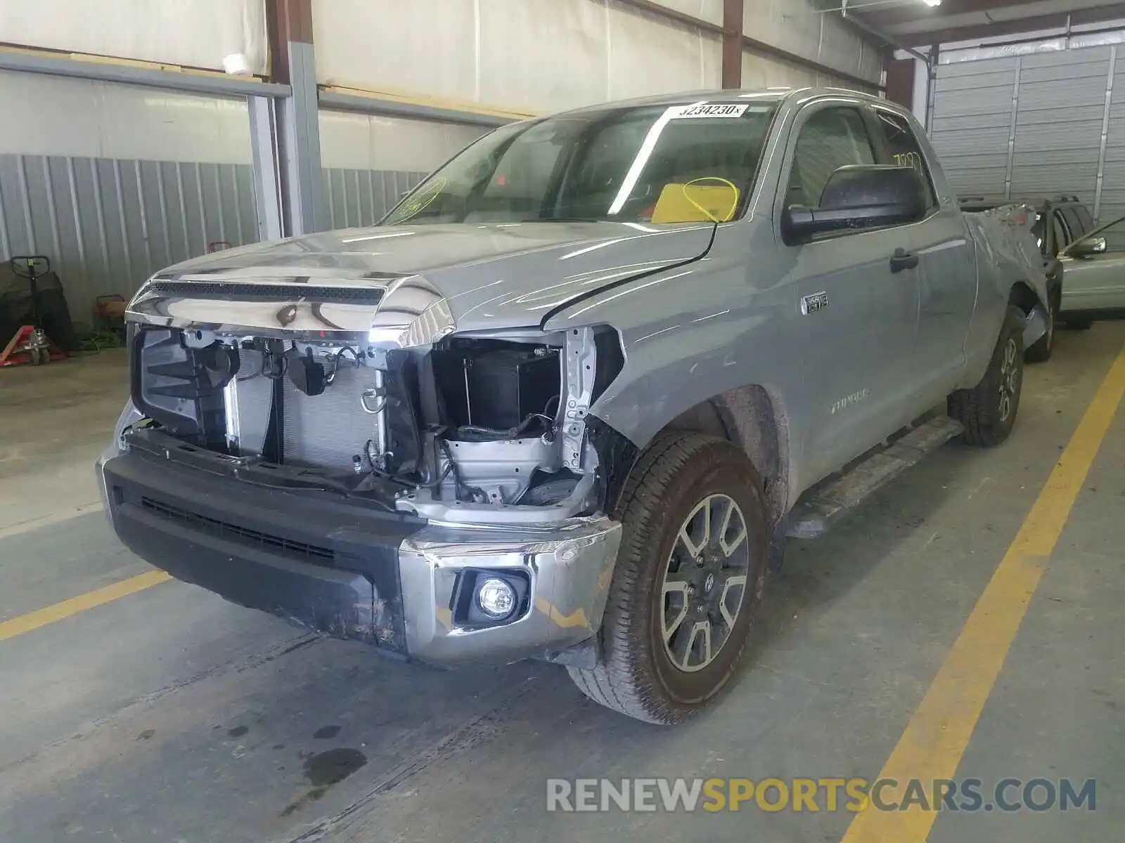 2 Photograph of a damaged car 5TFUY5F18LX875961 TOYOTA TUNDRA 2020