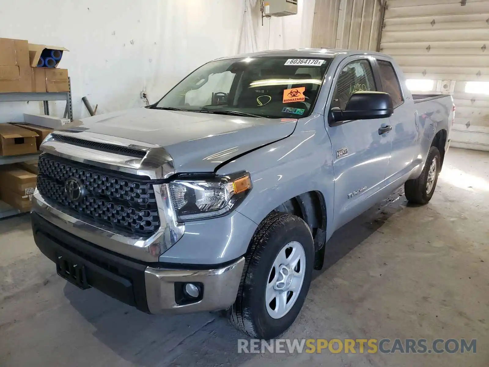 2 Photograph of a damaged car 5TFUY5F18LX921711 TOYOTA TUNDRA 2020