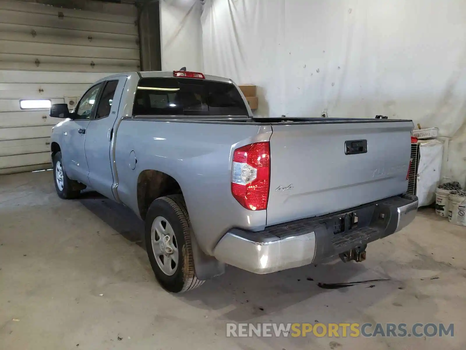 3 Photograph of a damaged car 5TFUY5F18LX921711 TOYOTA TUNDRA 2020