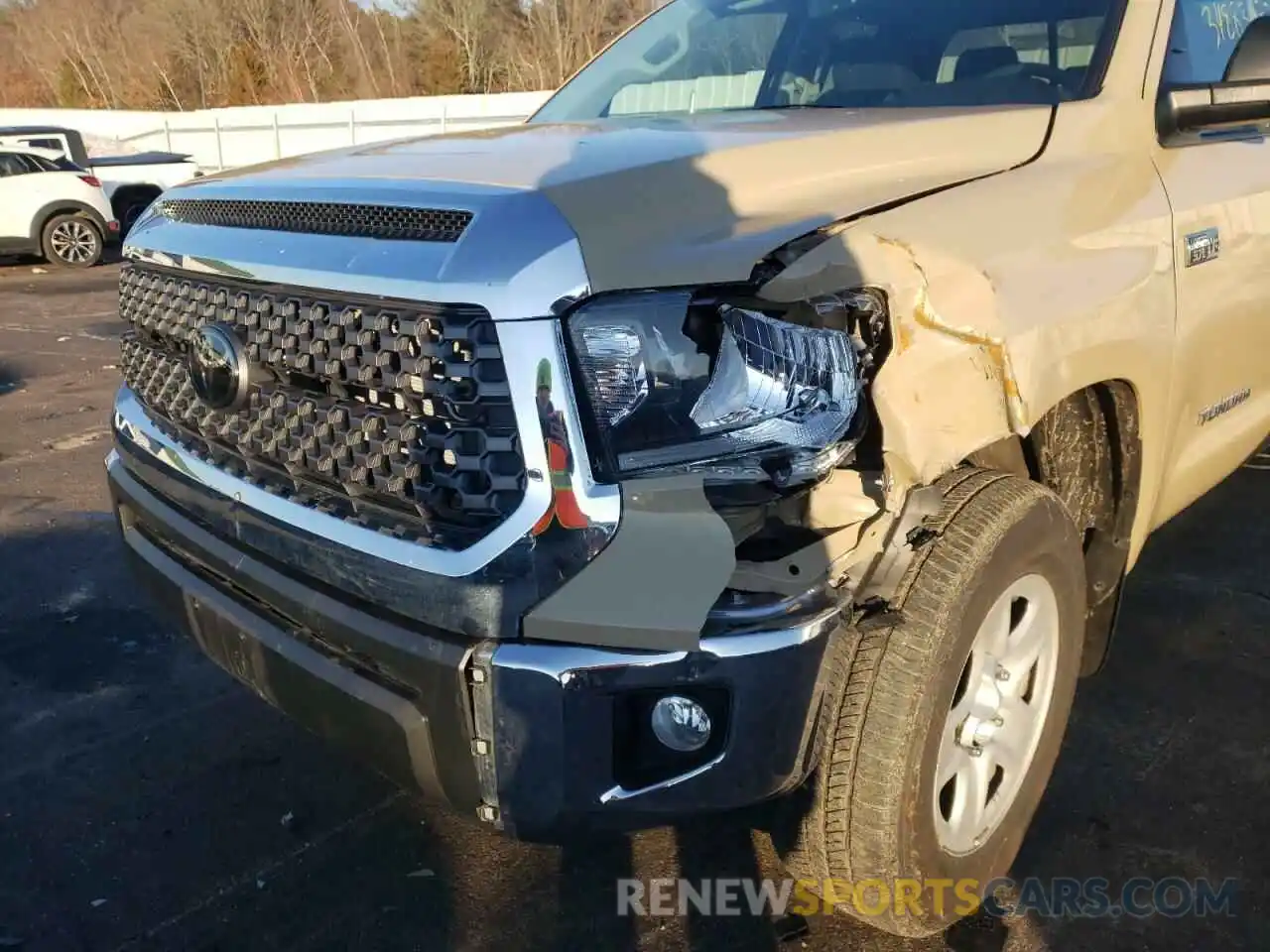 9 Photograph of a damaged car 5TFUY5F18LX927203 TOYOTA TUNDRA 2020