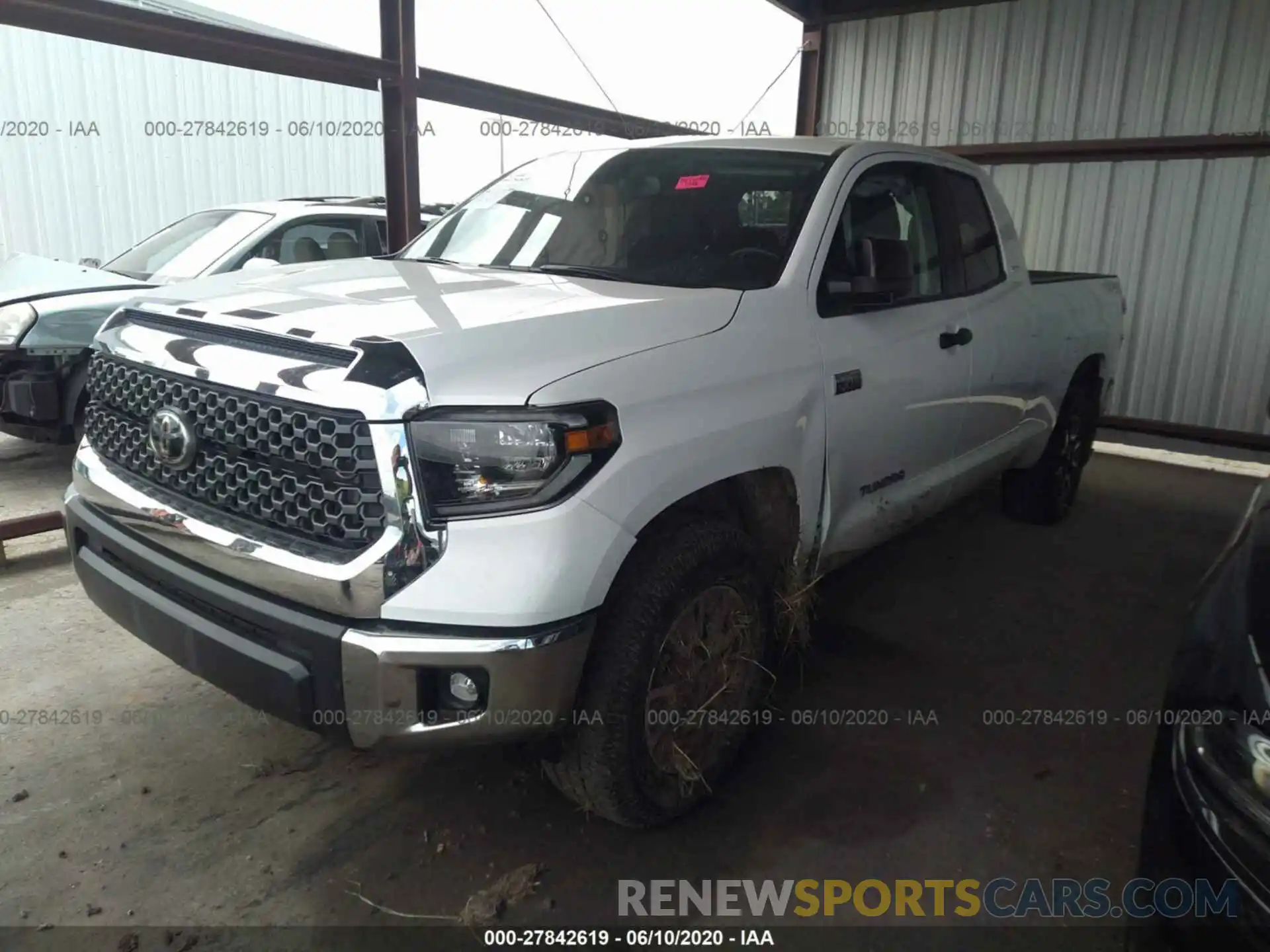 2 Photograph of a damaged car 5TFUY5F19LX898360 TOYOTA TUNDRA 2020