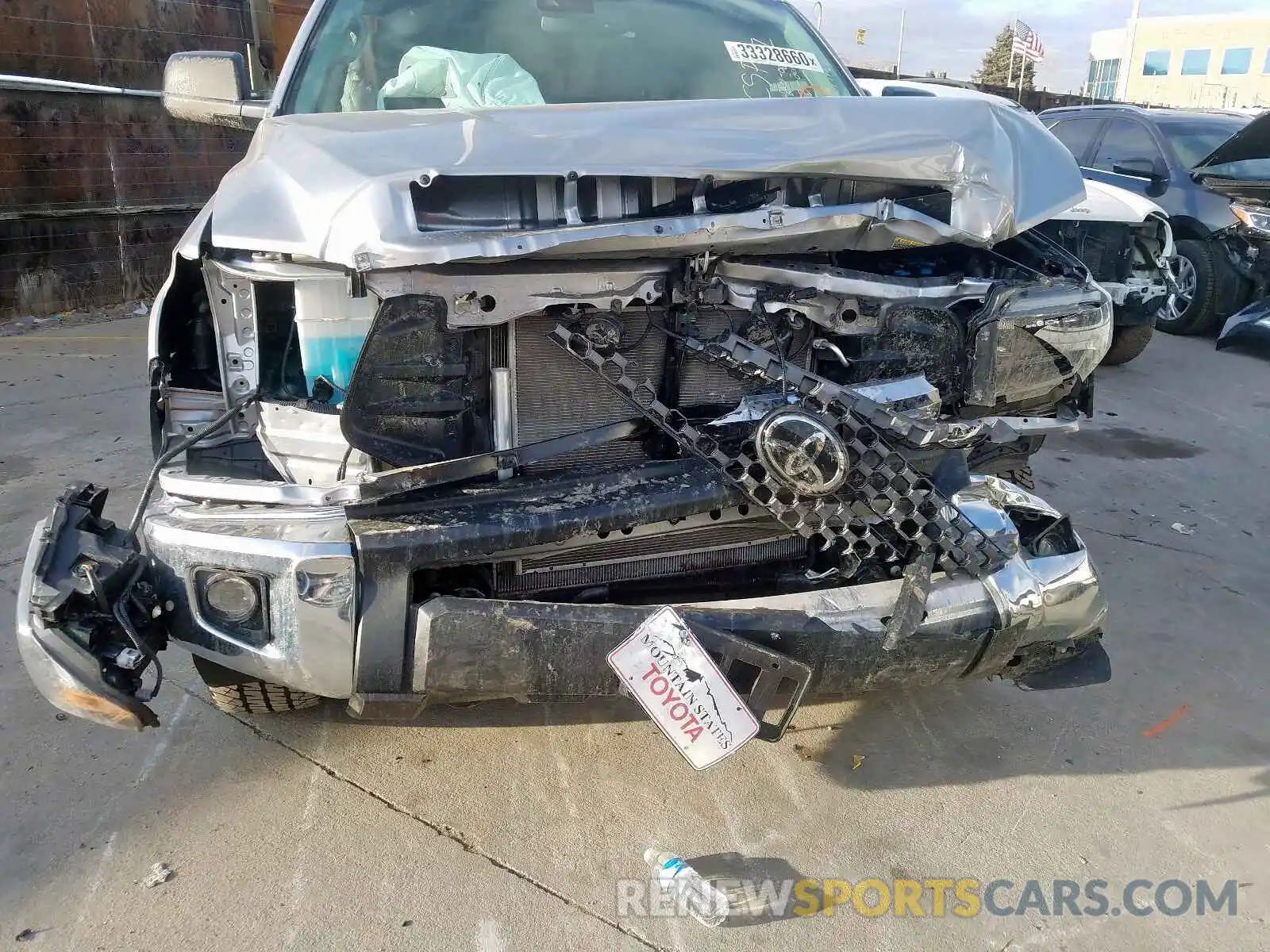 9 Photograph of a damaged car 5TFUY5F19LX904836 TOYOTA TUNDRA 2020