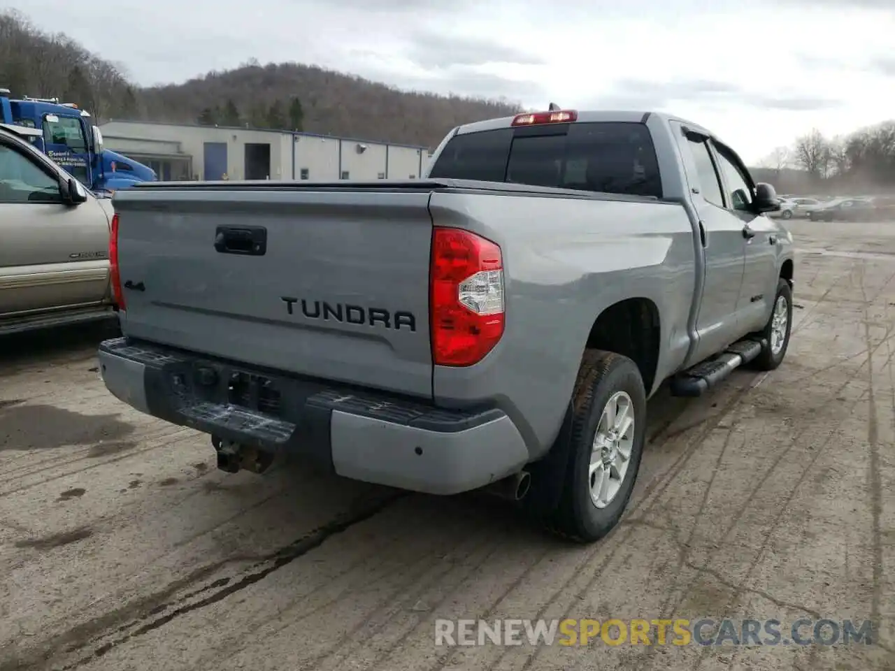 4 Photograph of a damaged car 5TFUY5F19LX910085 TOYOTA TUNDRA 2020