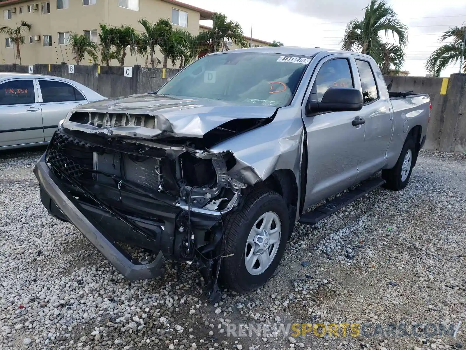 2 Photograph of a damaged car 5TFUY5F19LX921295 TOYOTA TUNDRA 2020