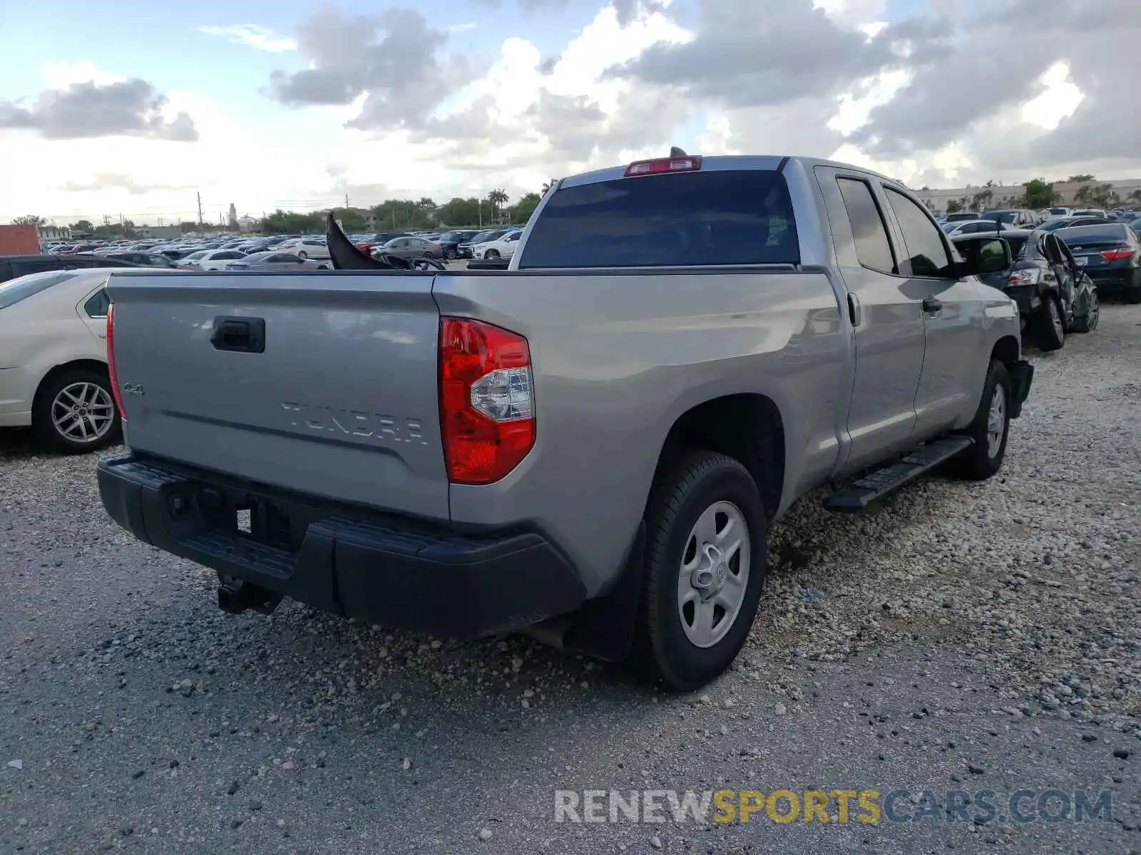 4 Photograph of a damaged car 5TFUY5F19LX921295 TOYOTA TUNDRA 2020