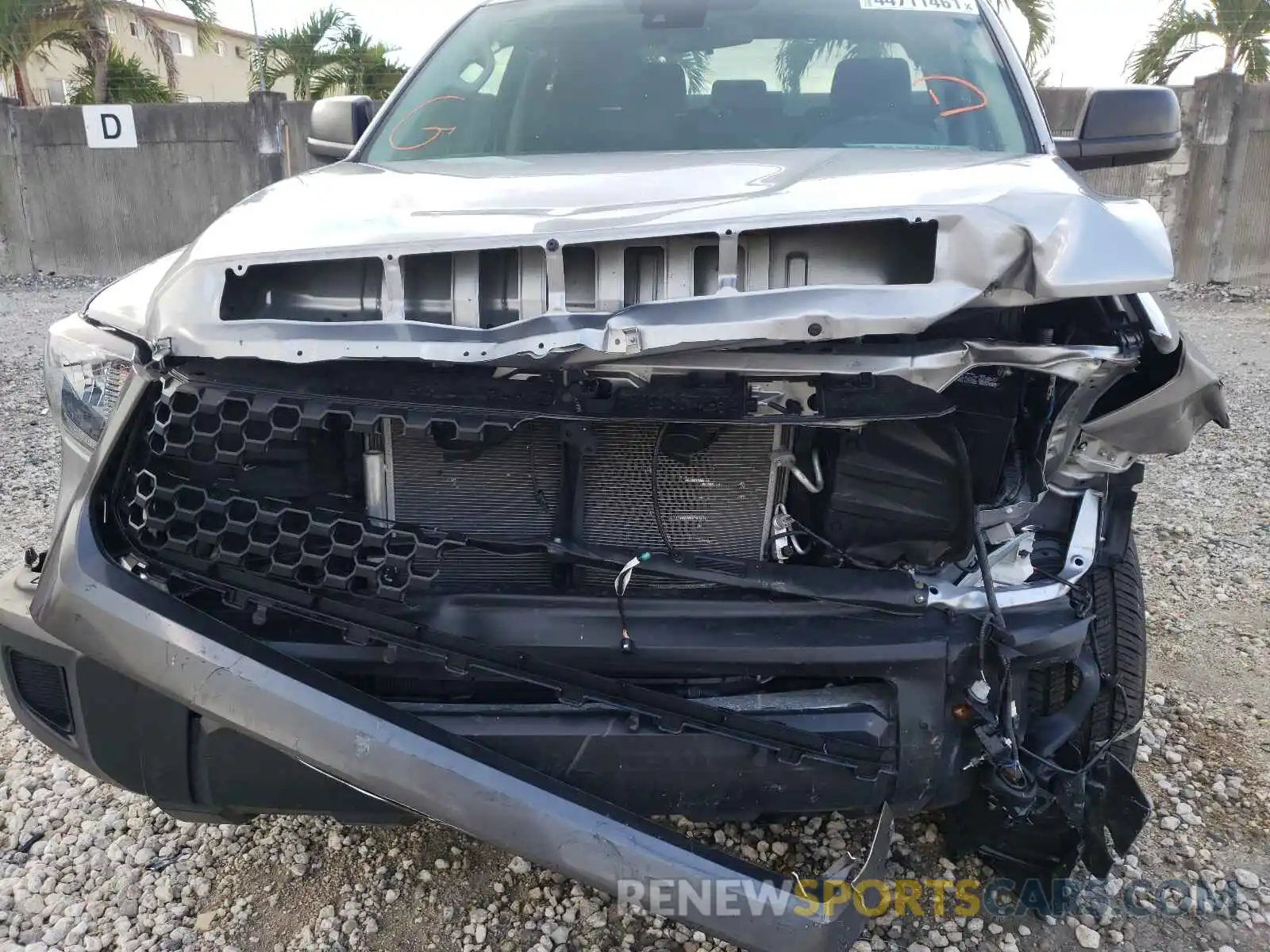 9 Photograph of a damaged car 5TFUY5F19LX921295 TOYOTA TUNDRA 2020