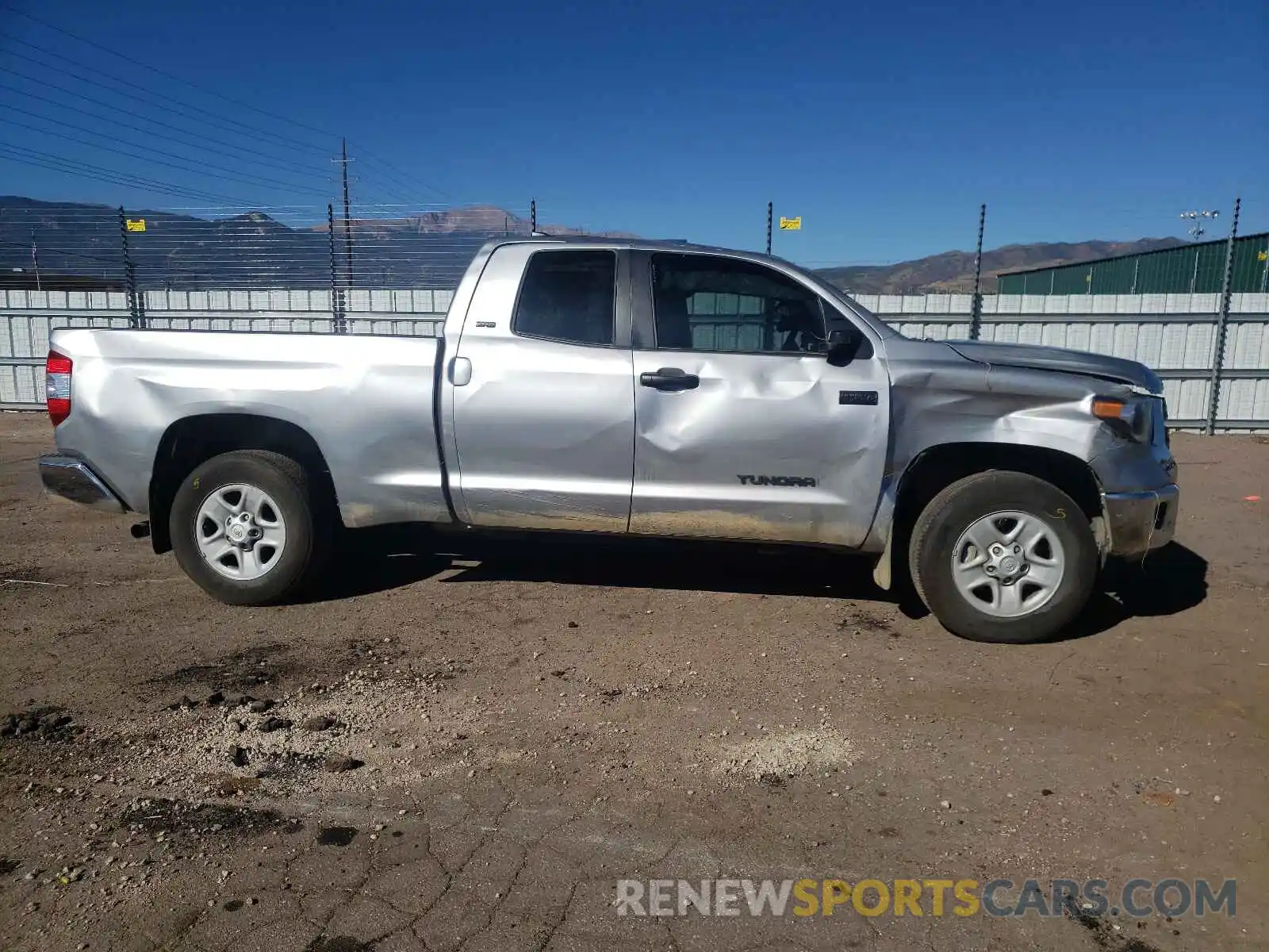 9 Photograph of a damaged car 5TFUY5F19LX945760 TOYOTA TUNDRA 2020