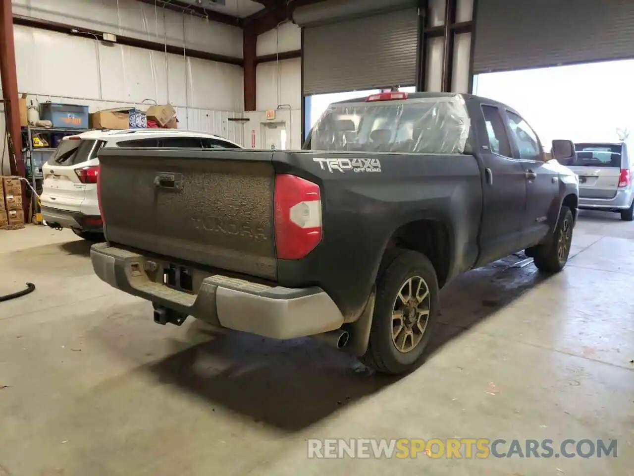 4 Photograph of a damaged car 5TFUY5F19LX951123 TOYOTA TUNDRA 2020