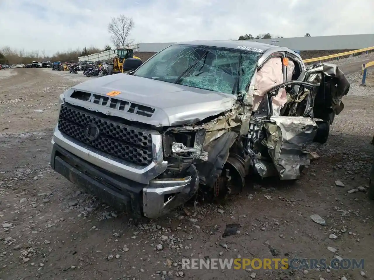 2 Photograph of a damaged car 5TFUY5F1XLX886802 TOYOTA TUNDRA 2020