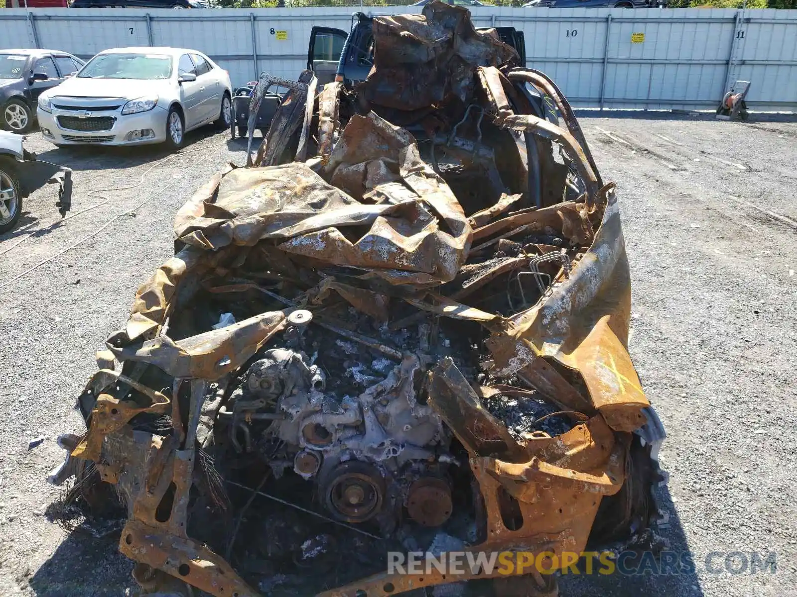 9 Photograph of a damaged car 5TFUY5F1XLX888551 TOYOTA TUNDRA 2020