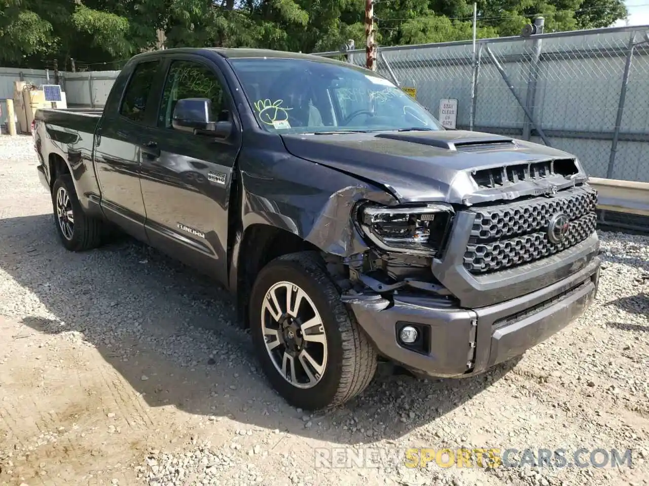 1 Photograph of a damaged car 5TFUY5F1XLX929034 TOYOTA TUNDRA 2020