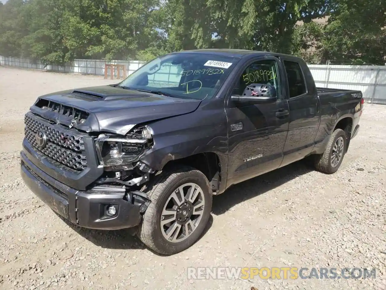 2 Photograph of a damaged car 5TFUY5F1XLX929034 TOYOTA TUNDRA 2020