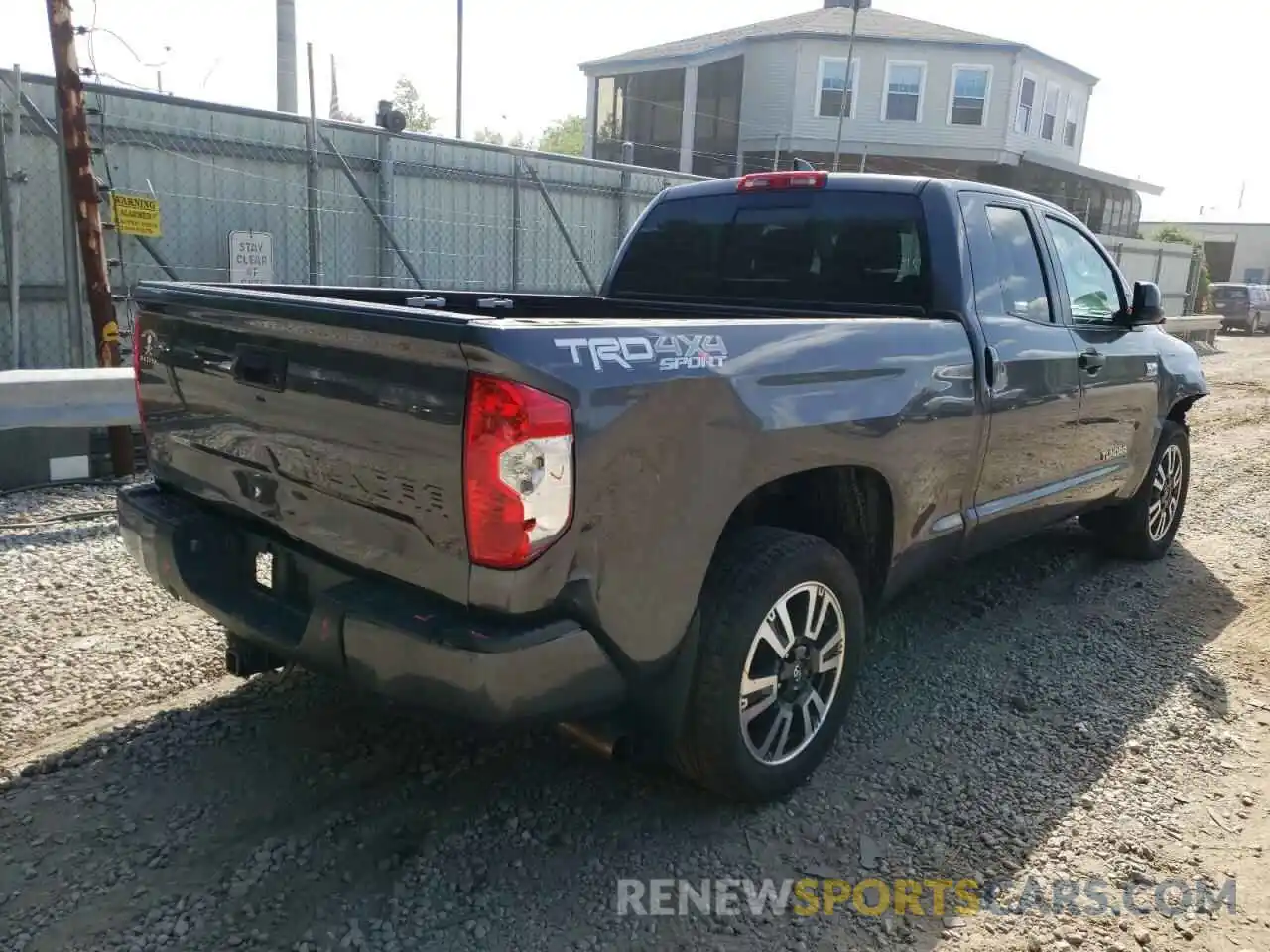 4 Photograph of a damaged car 5TFUY5F1XLX929034 TOYOTA TUNDRA 2020