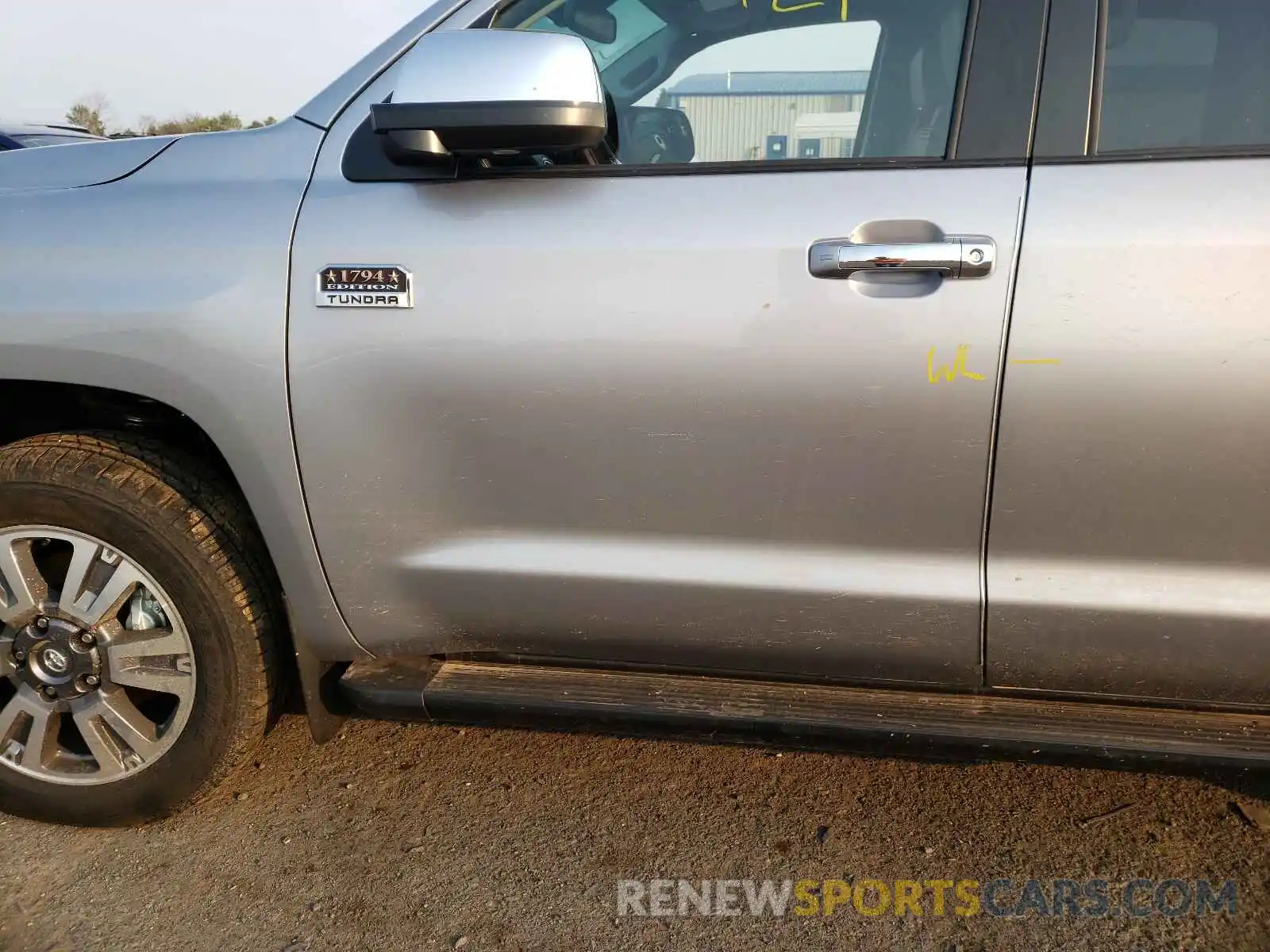 9 Photograph of a damaged car 5TFAY5F16MX033544 TOYOTA TUNDRA 2021