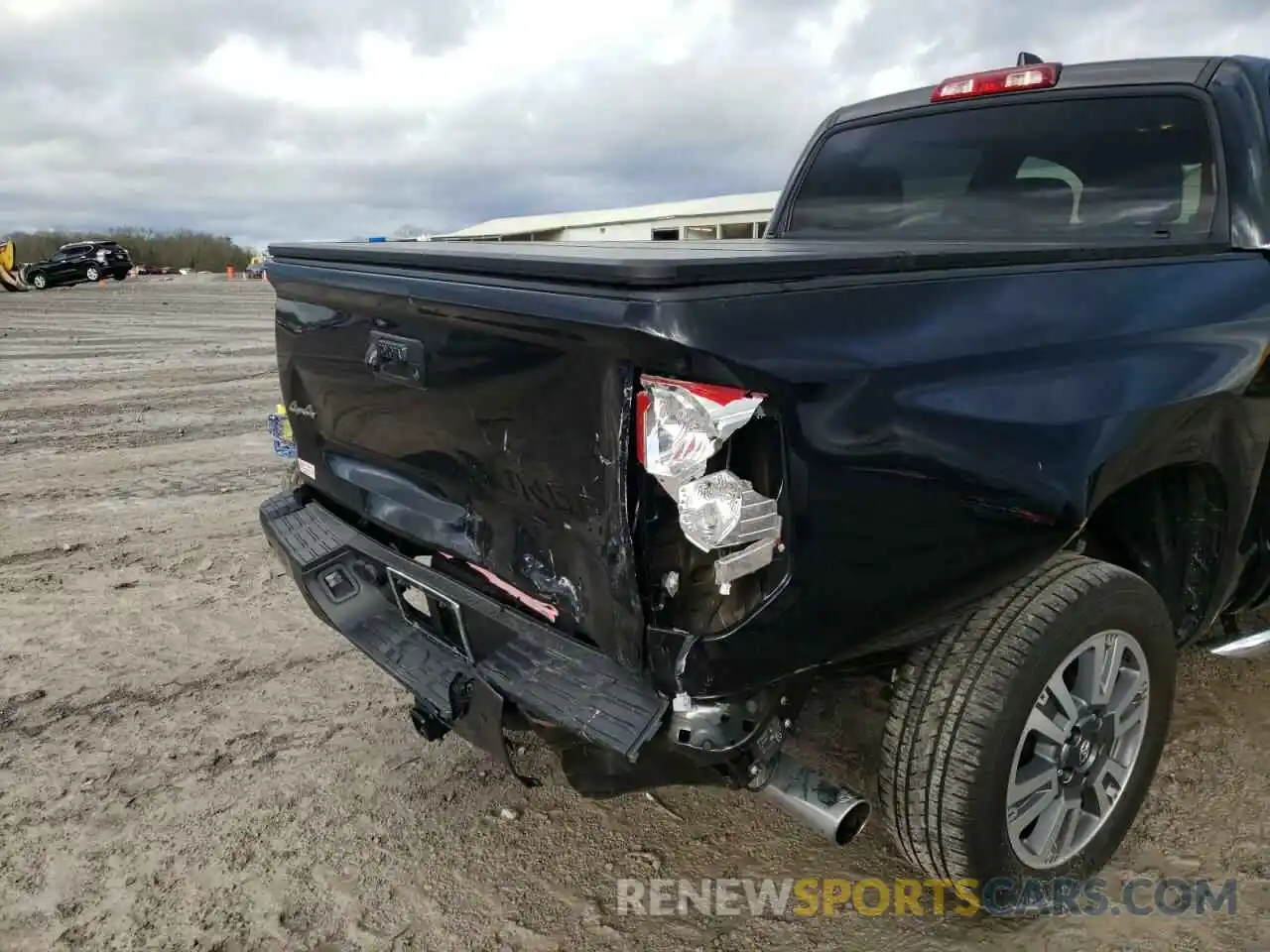 9 Photograph of a damaged car 5TFAY5F17MX038560 TOYOTA TUNDRA 2021