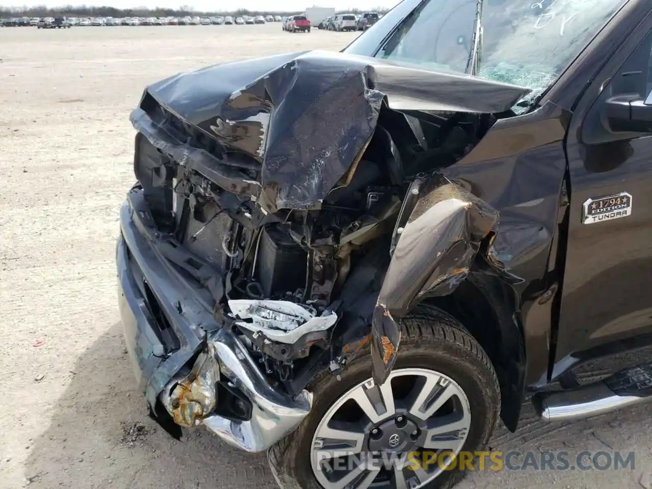 9 Photograph of a damaged car 5TFAY5F17MX971052 TOYOTA TUNDRA 2021