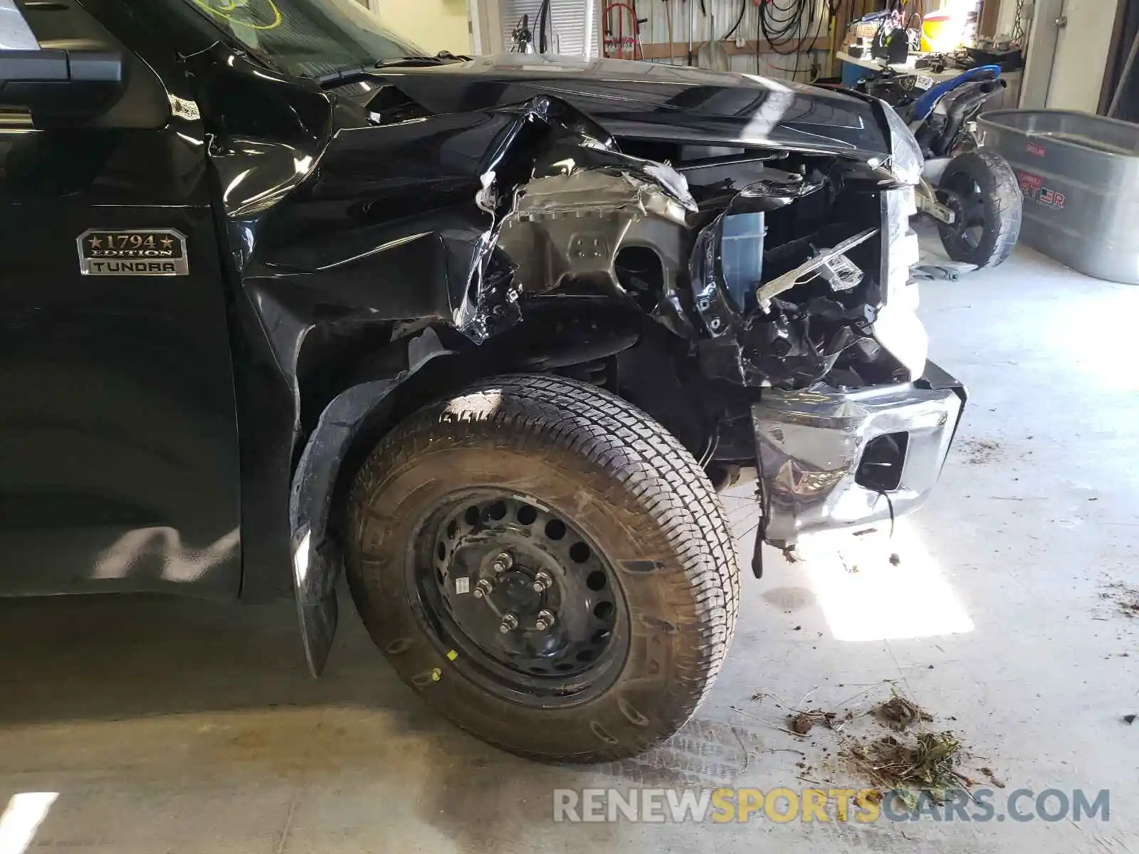 9 Photograph of a damaged car 5TFAY5F19MX992758 TOYOTA TUNDRA 2021