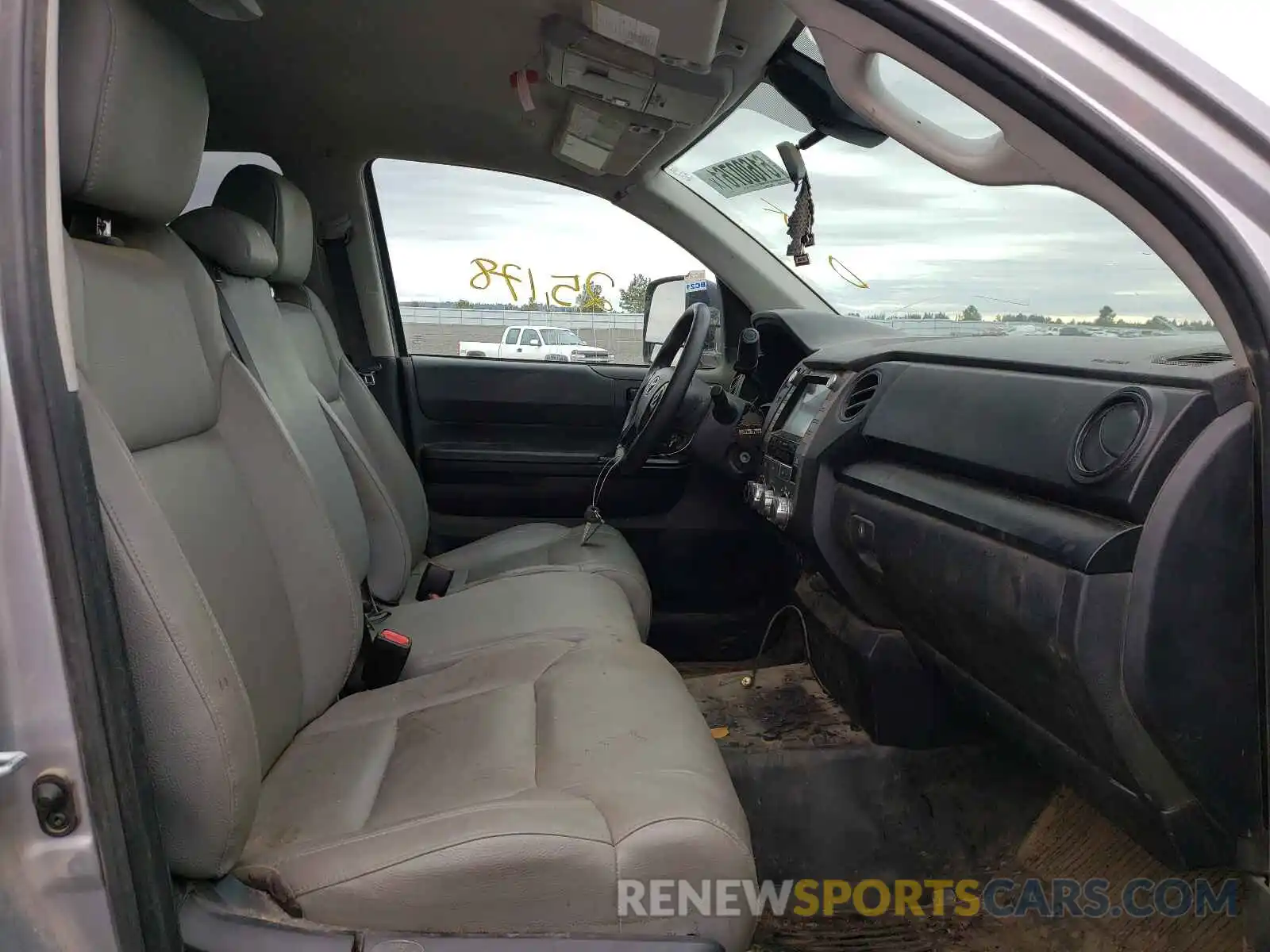 5 Photograph of a damaged car 5TFCY5F18MX027771 TOYOTA TUNDRA 2021