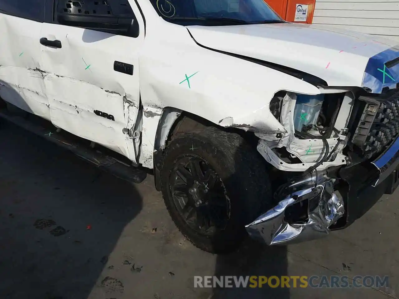 9 Photograph of a damaged car 5TFDY5F10MX958446 TOYOTA TUNDRA 2021