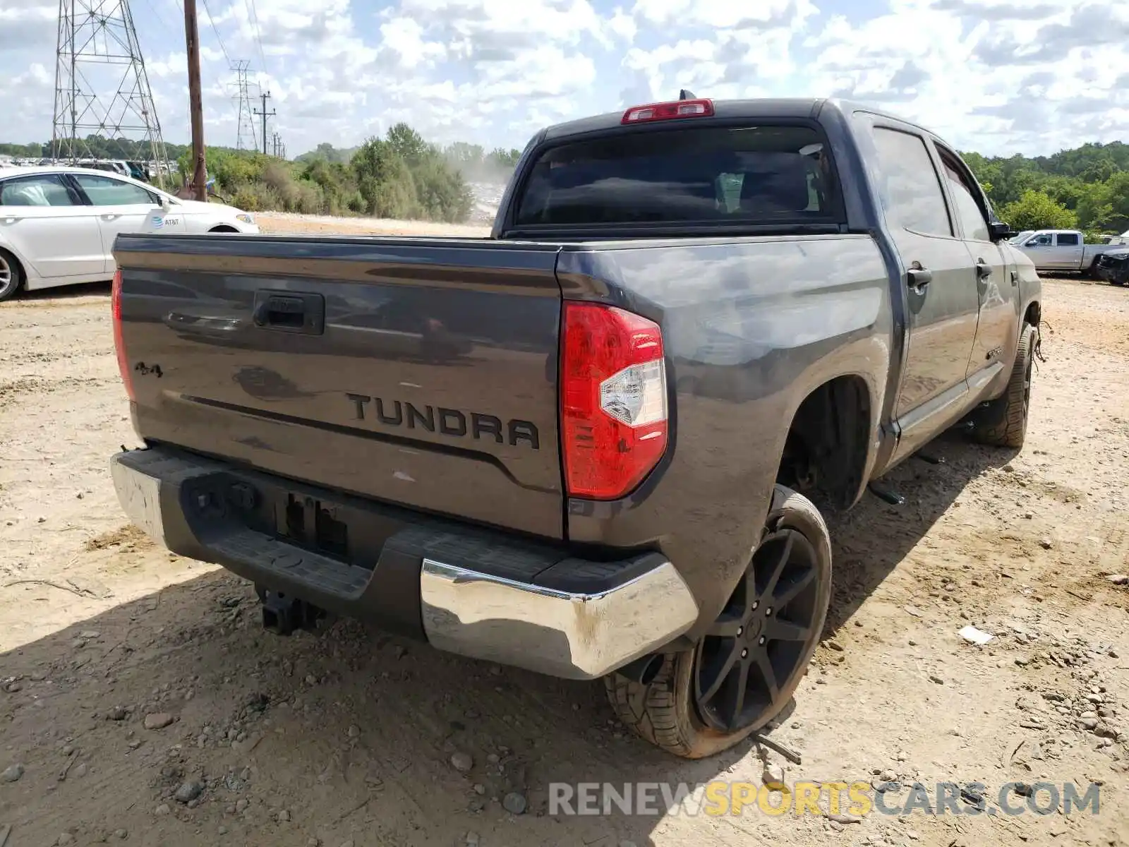 4 Photograph of a damaged car 5TFDY5F10MX967034 TOYOTA TUNDRA 2021