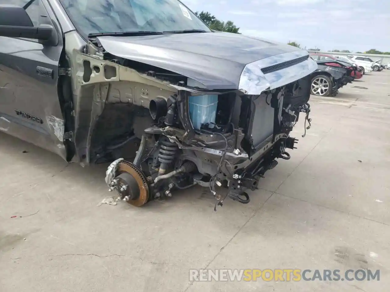 9 Photograph of a damaged car 5TFDY5F10MX990569 TOYOTA TUNDRA 2021