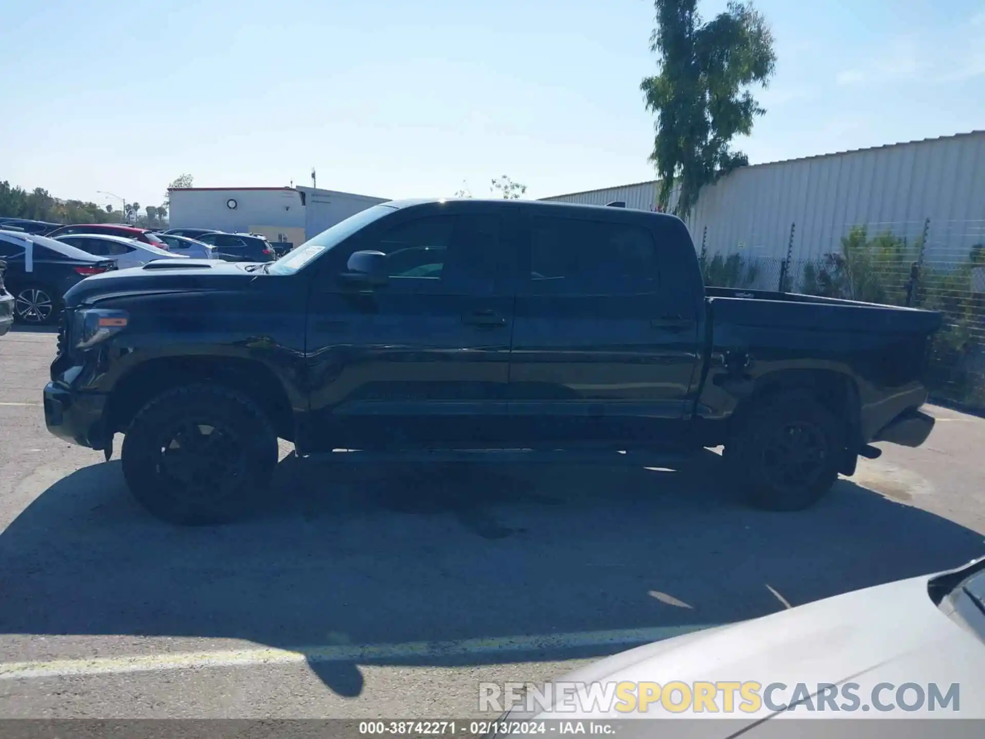 15 Photograph of a damaged car 5TFDY5F10MX991737 TOYOTA TUNDRA 2021