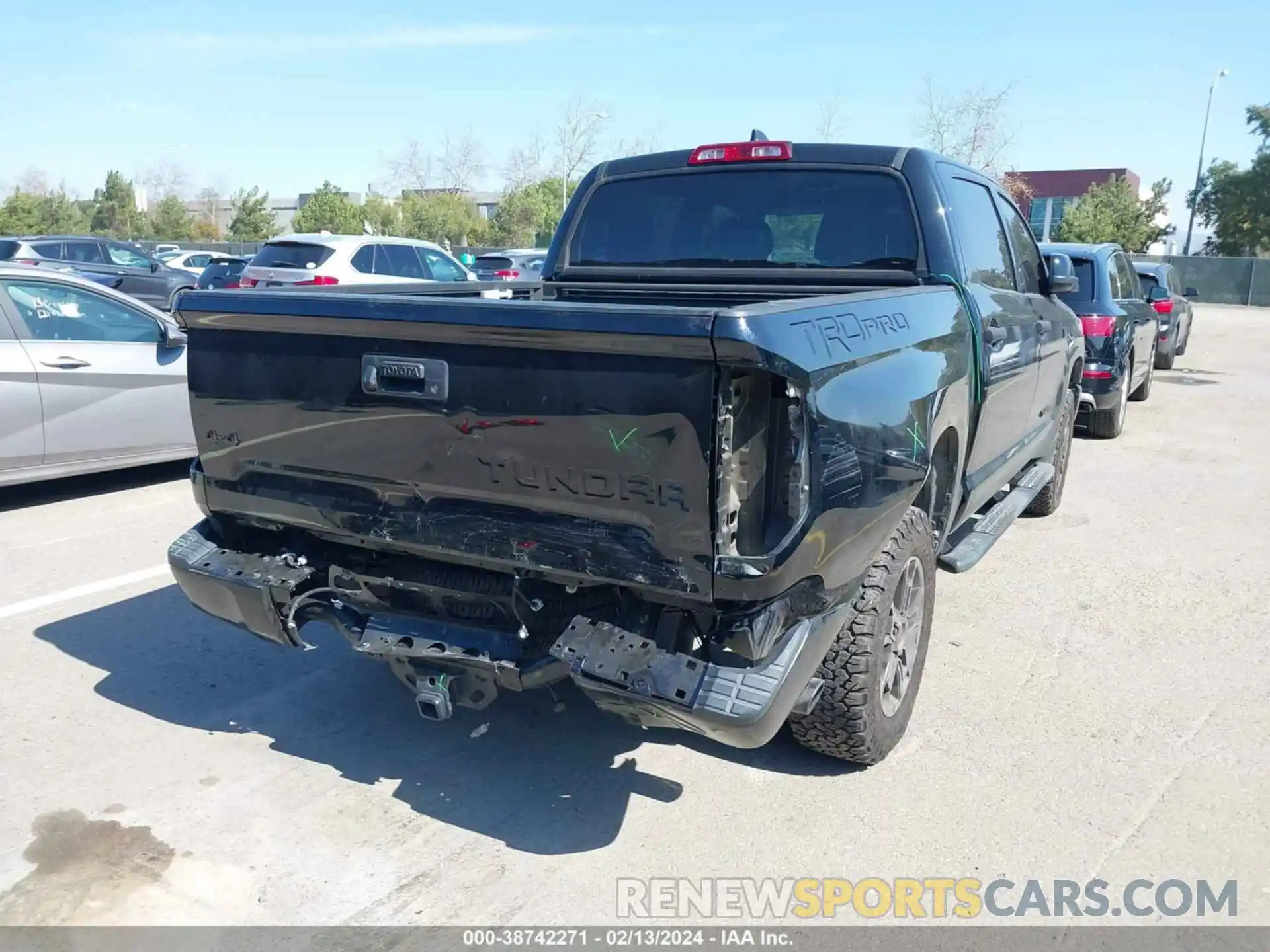 6 Photograph of a damaged car 5TFDY5F10MX991737 TOYOTA TUNDRA 2021