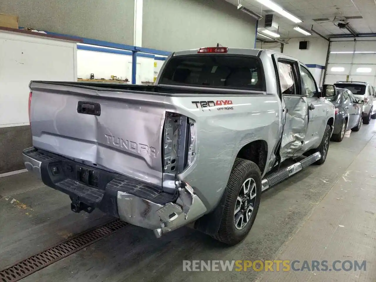 4 Photograph of a damaged car 5TFDY5F11MX017796 TOYOTA TUNDRA 2021