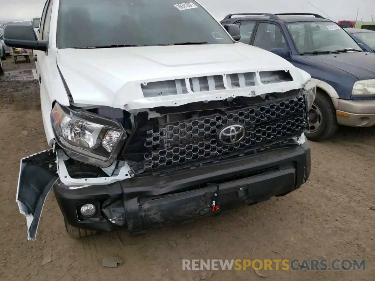 9 Photograph of a damaged car 5TFDY5F11MX025591 TOYOTA TUNDRA 2021