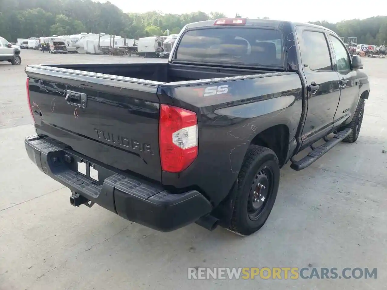 4 Photograph of a damaged car 5TFDY5F11MX040317 TOYOTA TUNDRA 2021