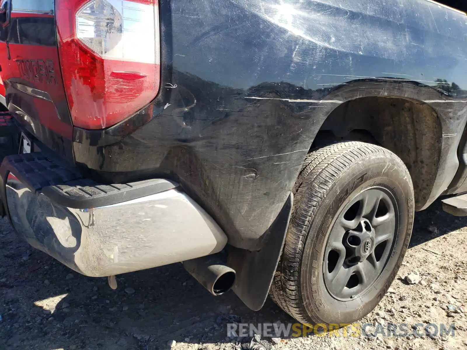 9 Photograph of a damaged car 5TFDY5F11MX958312 TOYOTA TUNDRA 2021