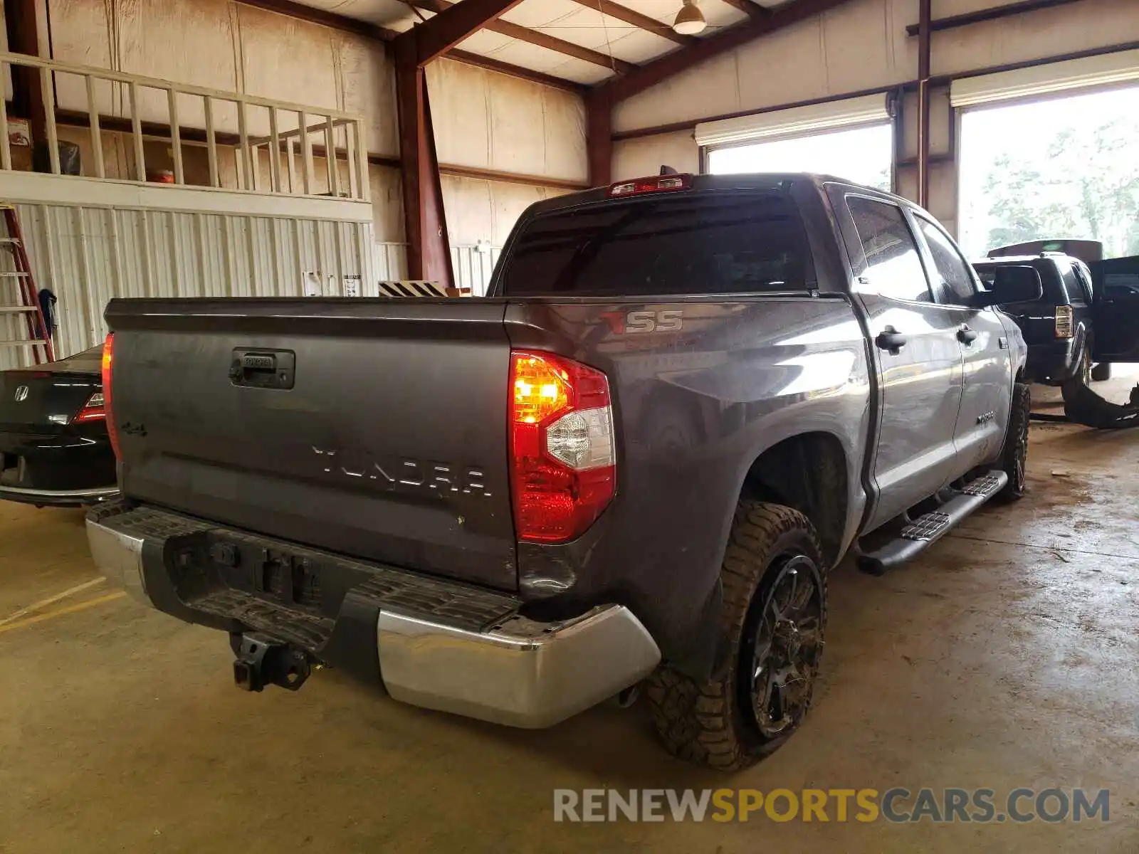 4 Photograph of a damaged car 5TFDY5F11MX963574 TOYOTA TUNDRA 2021