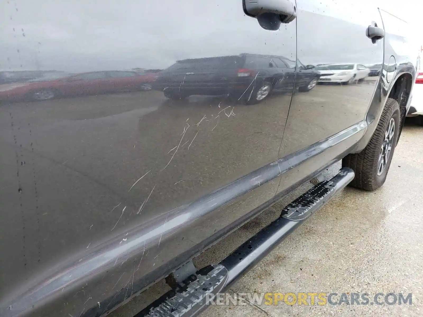 10 Photograph of a damaged car 5TFDY5F11MX989043 TOYOTA TUNDRA 2021