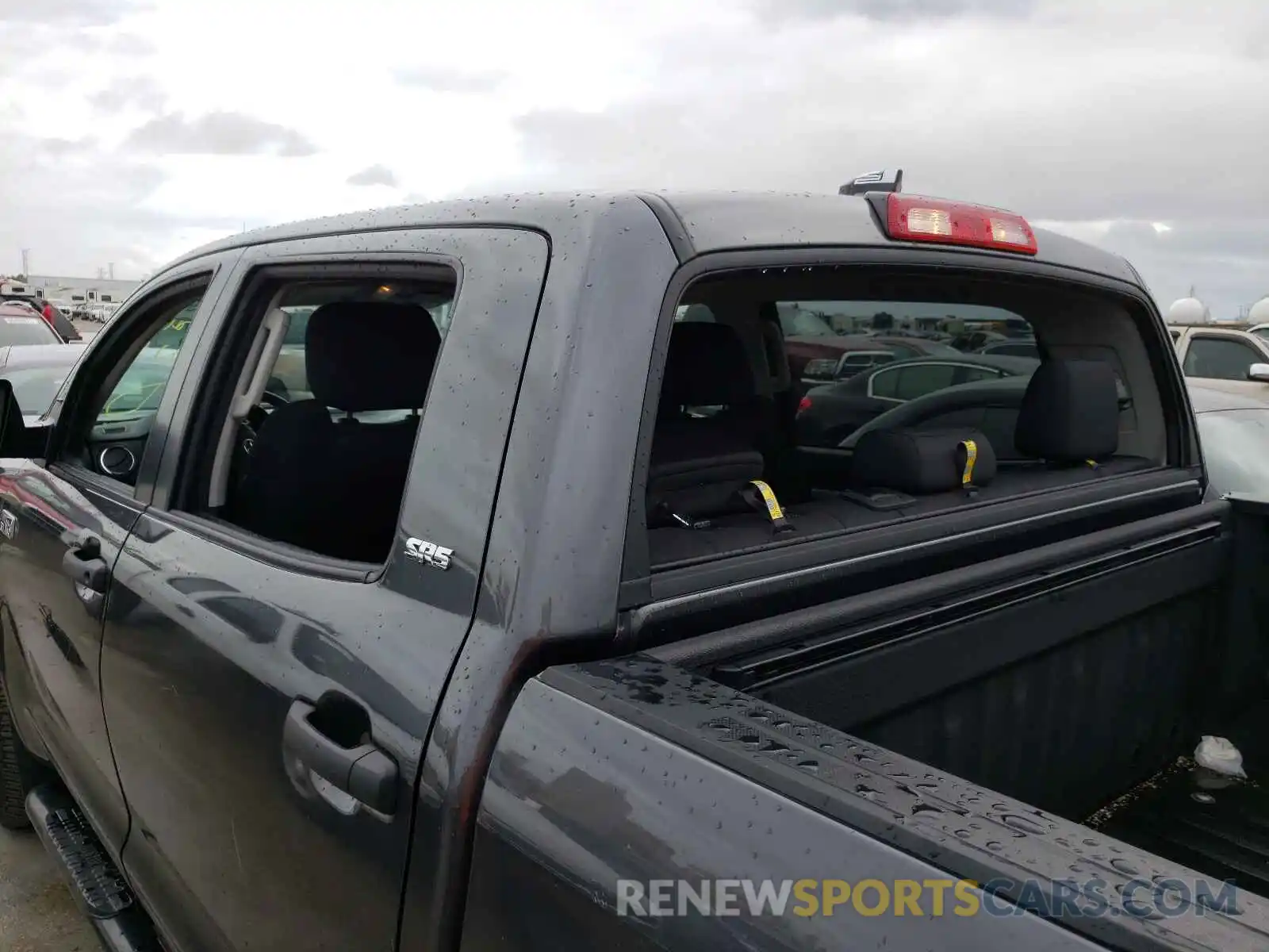 9 Photograph of a damaged car 5TFDY5F11MX989043 TOYOTA TUNDRA 2021