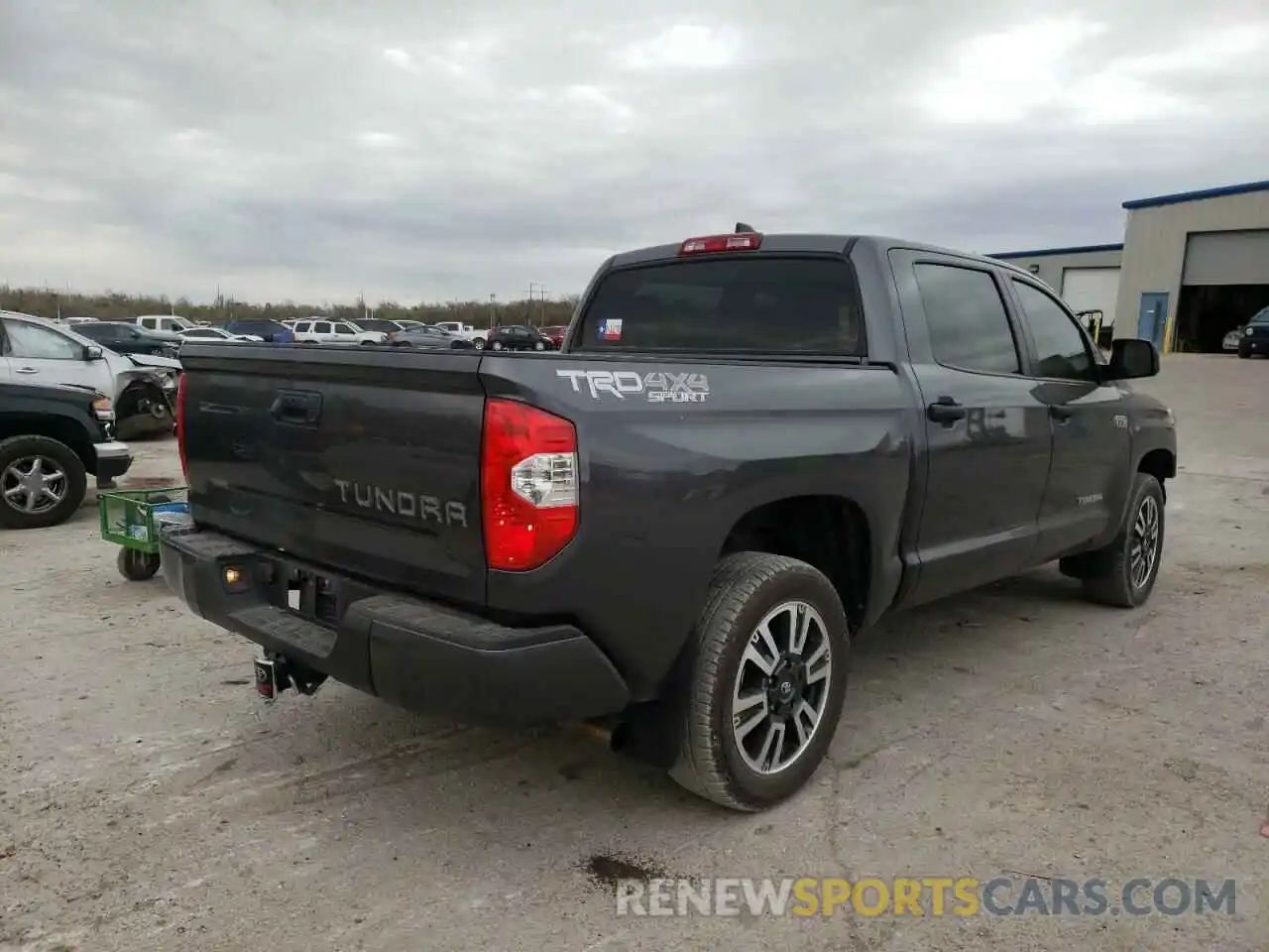 4 Photograph of a damaged car 5TFDY5F11MX993433 TOYOTA TUNDRA 2021