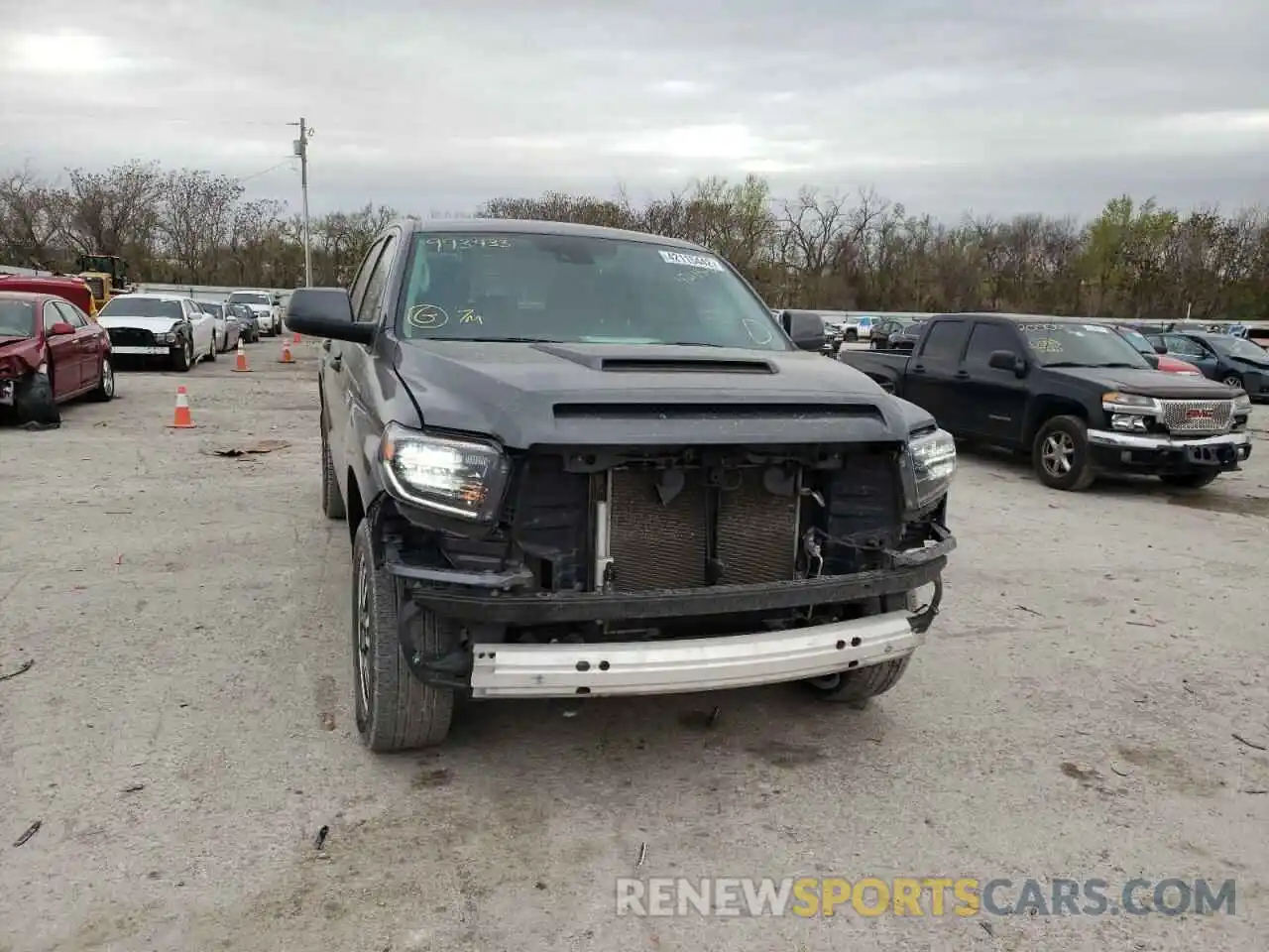 9 Photograph of a damaged car 5TFDY5F11MX993433 TOYOTA TUNDRA 2021