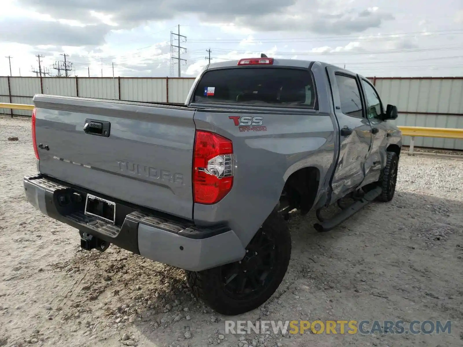 4 Photograph of a damaged car 5TFDY5F12MX008556 TOYOTA TUNDRA 2021