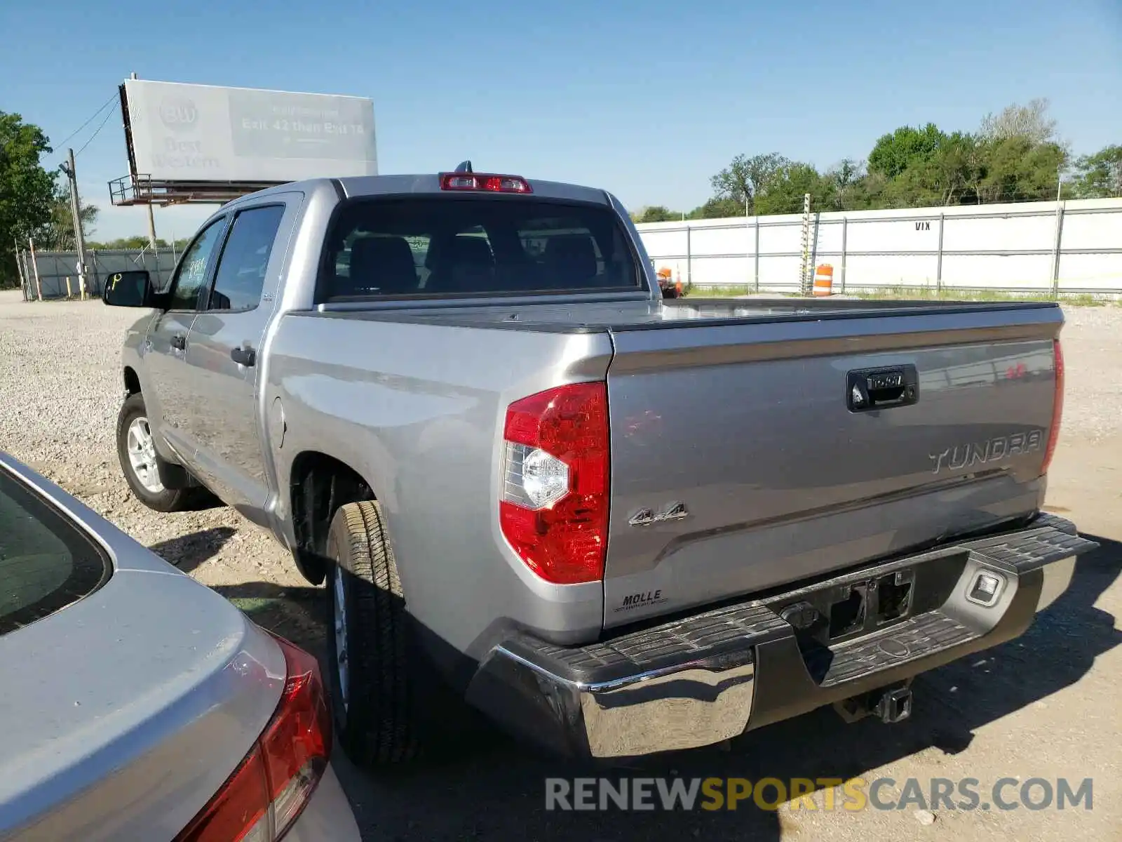 3 Photograph of a damaged car 5TFDY5F12MX979413 TOYOTA TUNDRA 2021