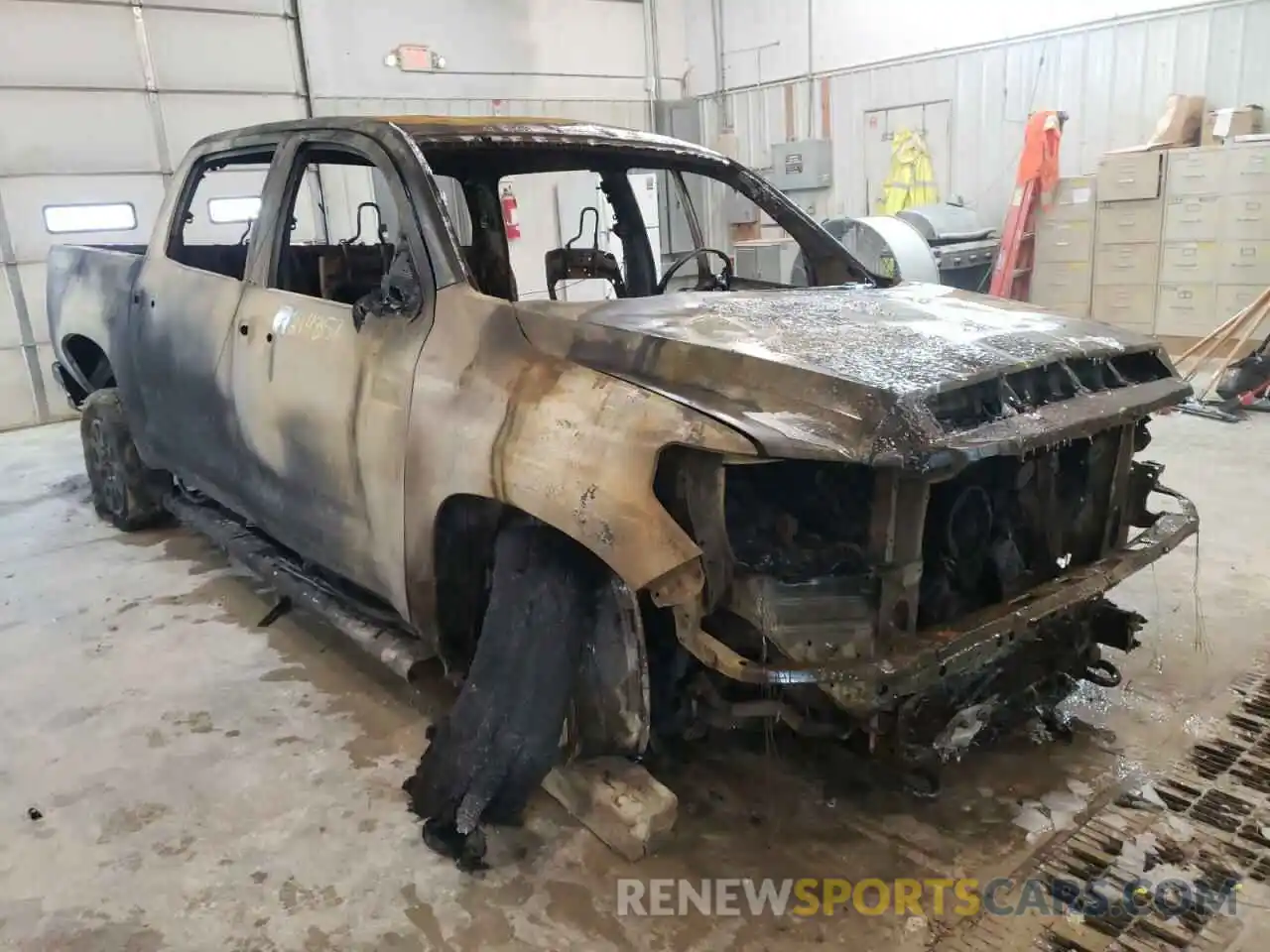 1 Photograph of a damaged car 5TFDY5F12MX992551 TOYOTA TUNDRA 2021