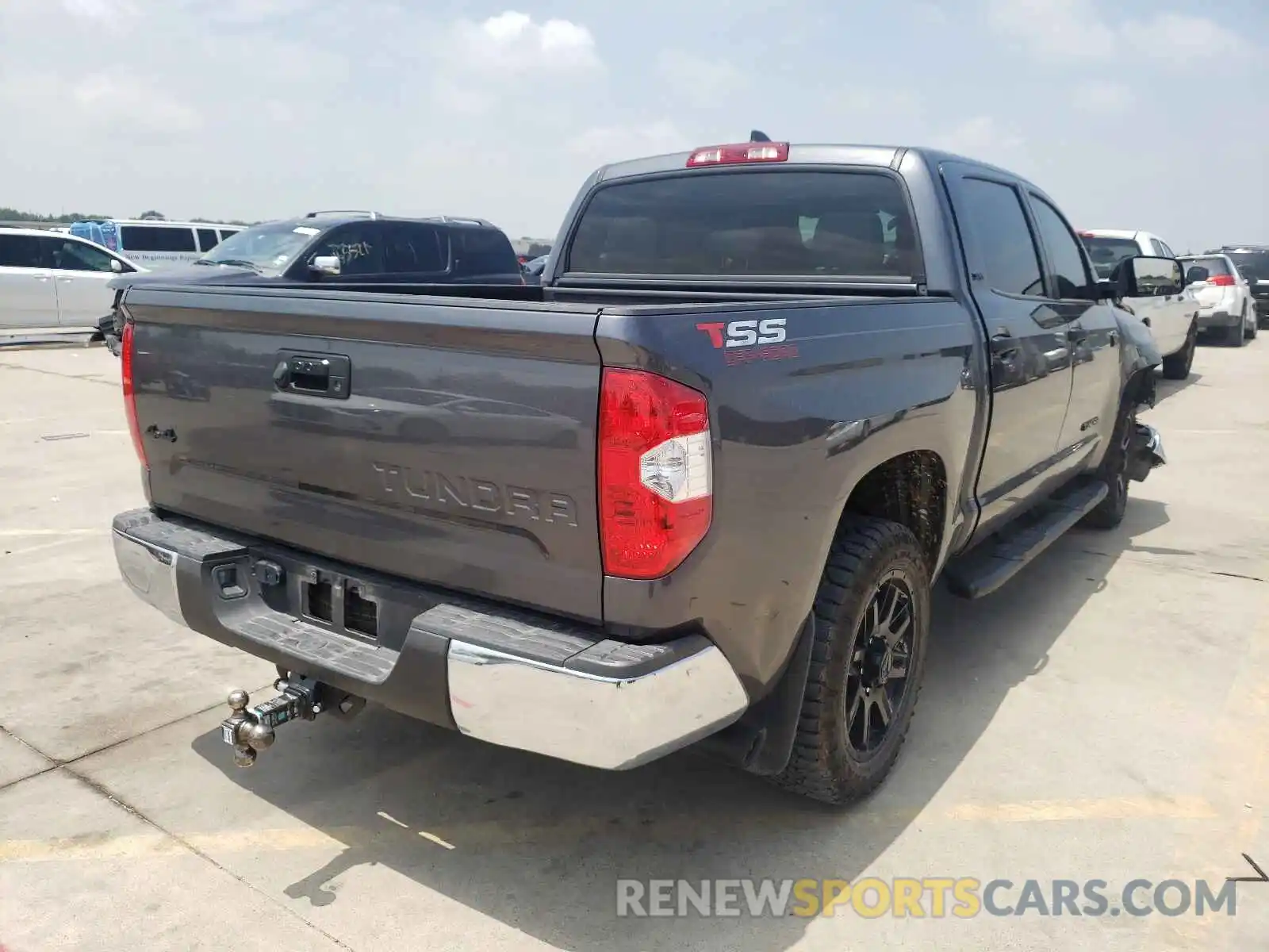 4 Photograph of a damaged car 5TFDY5F12MX994557 TOYOTA TUNDRA 2021