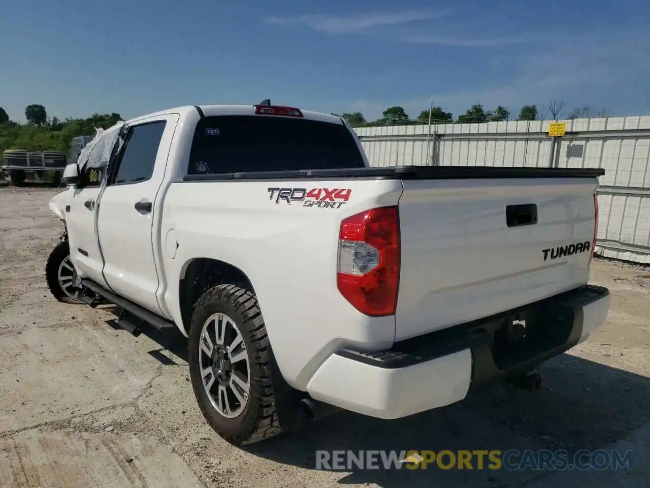 3 Photograph of a damaged car 5TFDY5F13MX032672 TOYOTA TUNDRA 2021